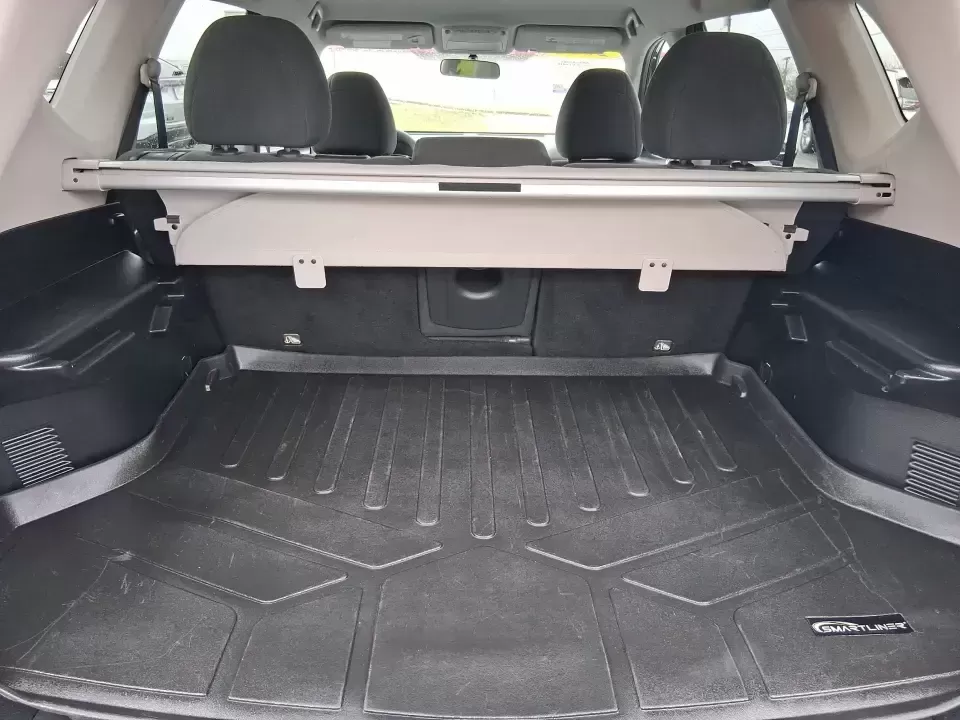 2016 Nissan Rogue SV (KNMAT2MV9GP) with an 2.5L I-4 DOHC engine, CVT transmission, located at 880 E. National Road, Vandalia, OH, 45377, (937) 908-9800, 39.891918, -84.183594 - Need a dependable SUV that fits real life in Vandalia-school drop-offs, long commutes to Dayton, and weekend getaways up I75-without the stress of traditional bank hurdles? This 2016 Nissan Rogue SV in Magnetic Black is a smart, versatile choice for busy families, frequent travelers, and budget-cons - Photo#12