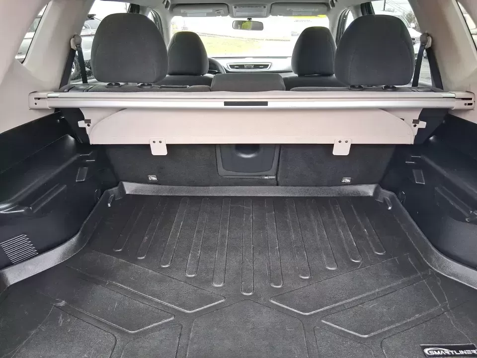 2016 Nissan Rogue SV (KNMAT2MV9GP) with an 2.5L I-4 DOHC engine, CVT transmission, located at 880 E. National Road, Vandalia, OH, 45377, (937) 908-9800, 39.891918, -84.183594 - Need a dependable SUV that fits real life in Vandalia-school drop-offs, long commutes to Dayton, and weekend getaways up I75-without the stress of traditional bank hurdles? This 2016 Nissan Rogue SV in Magnetic Black is a smart, versatile choice for busy families, frequent travelers, and budget-cons - Photo#13