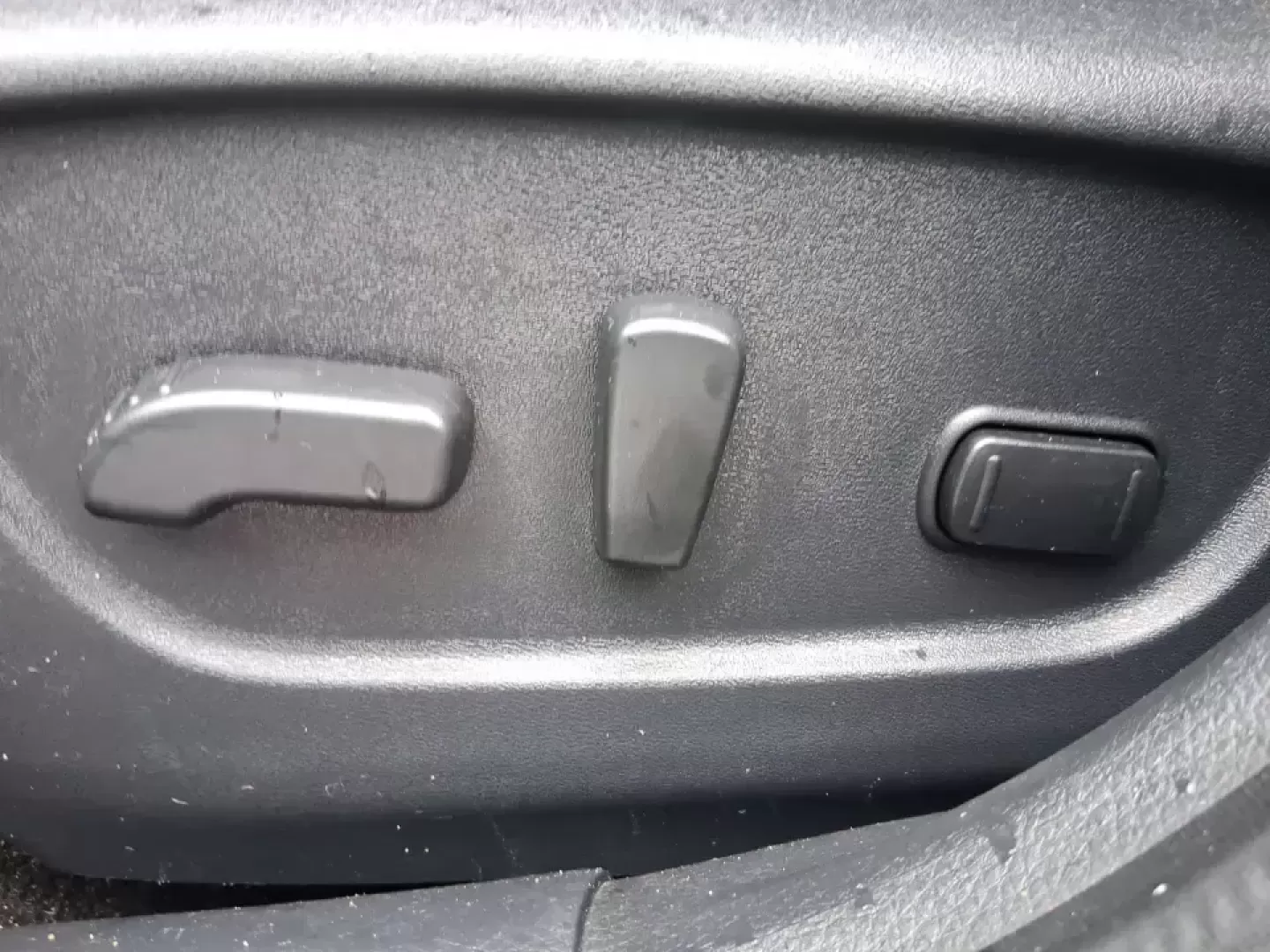 2016 Nissan Rogue SV (KNMAT2MV9GP) with an 2.5L I-4 DOHC engine, CVT transmission, located at 880 E. National Road, Vandalia, OH, 45377, (937) 908-9800, 39.891918, -84.183594 - Need a dependable SUV that fits real life in Vandalia-school drop-offs, long commutes to Dayton, and weekend getaways up I75-without the stress of traditional bank hurdles? This 2016 Nissan Rogue SV in Magnetic Black is a smart, versatile choice for busy families, frequent travelers, and budget-cons - Photo#18
