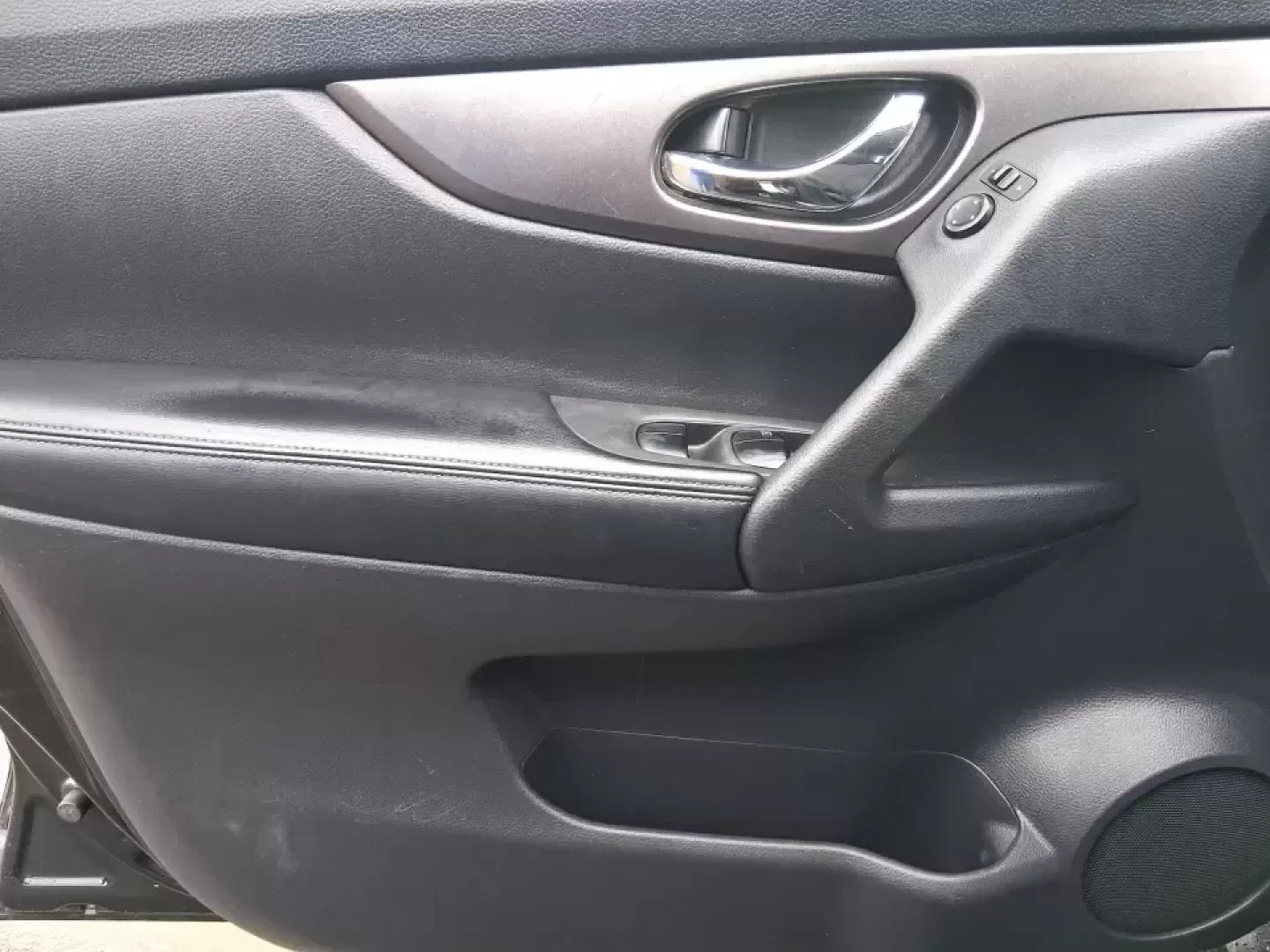 2016 Nissan Rogue SV (KNMAT2MV9GP) with an 2.5L I-4 DOHC engine, CVT transmission, located at 880 E. National Road, Vandalia, OH, 45377, (937) 908-9800, 39.891918, -84.183594 - Need a dependable SUV that fits real life in Vandalia-school drop-offs, long commutes to Dayton, and weekend getaways up I75-without the stress of traditional bank hurdles? This 2016 Nissan Rogue SV in Magnetic Black is a smart, versatile choice for busy families, frequent travelers, and budget-cons - Photo#19
