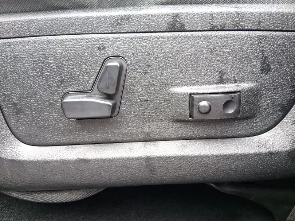 2013 Ram 1500 Big Horn (1C6RR7LT6DS) with an HEMI 5.7L V-8 variable valve control engine, 6-Speed Automatic transmission, located at 880 E. National Road, Vandalia, OH, 45377, (937) 908-9800, 39.891918, -84.183594 - Need a truck that can handle weekday work runs and still feel ready for a spontaneous weekend escape? This Flame Red Clearcoat 2013 Ram 1500 Big Horn Crew Cab is built for real-life Ohio driving-hauling, towing, commuting, and road-tripping with the comfort your passengers will appreciate and the ca - Photo#17