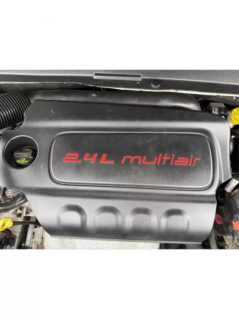 2018 Jeep Renegade Sport 4x4 (ZACCJBAB5JP) with an 2.4L L4 DOHC 16V engine, 6M transmission, located at 880 E. National Road, Vandalia, OH, 45377, (937) 908-9800, 39.891918, -84.183594 - Ready for weekend adventures at Englewood MetroPark, snowy commutes up I75, or a spontaneous road trip down U.S. Route 40? This 2018 Jeep Renegade Sport 4x4 is the kind of compact SUV that fits real life in Vandalia, OH-easy to park around town, confident when the weather turns, and versatile enough - Photo#11