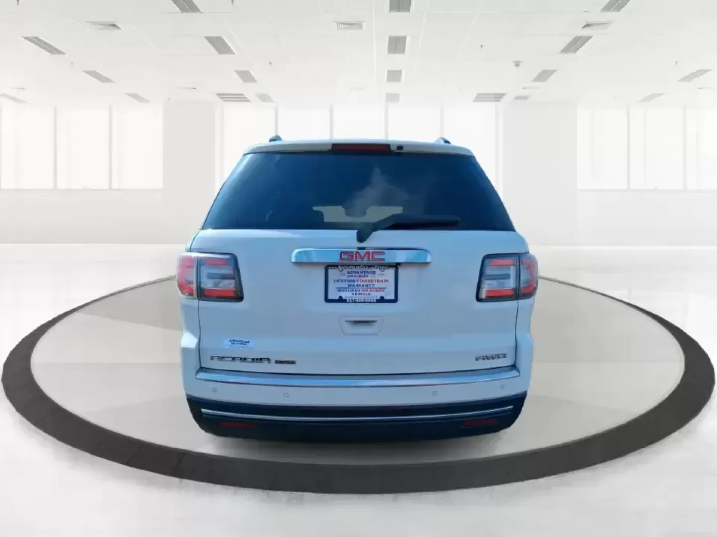 2017 GMC Acadia Base (1GKKVSKD1HJ) with an 3.6L V6 DOHC 24V engine, 6A transmission, located at 1951 S Dayton Lakeview Rd., New Carlisle, OH, 45344, (937) 908-9800, 39.890999, -84.050255 - Load up the family, point the hood toward I70, and make every mile feel easy in this 2017 GMC Acadia-an SUV that's built for real life in and around New Carlisle, Ohio. Whether you're doing school drop-offs, commuting toward Dayton, or planning a weekend run to Buck Creek State Park, this Acadia giv - Photo#3