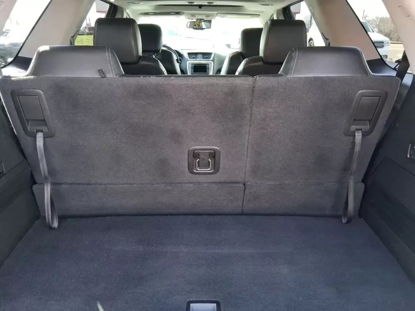 2017 GMC Acadia Base (1GKKVSKD1HJ) with an 3.6L V6 DOHC 24V engine, 6A transmission, located at 1951 S Dayton Lakeview Rd., New Carlisle, OH, 45344, (937) 908-9800, 39.890999, -84.050255 - Load up the family, point the hood toward I70, and make every mile feel easy in this 2017 GMC Acadia-an SUV that's built for real life in and around New Carlisle, Ohio. Whether you're doing school drop-offs, commuting toward Dayton, or planning a weekend run to Buck Creek State Park, this Acadia giv - Photo#12