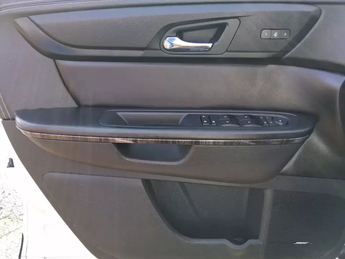 2017 GMC Acadia Base (1GKKVSKD1HJ) with an 3.6L V6 DOHC 24V engine, 6A transmission, located at 1951 S Dayton Lakeview Rd., New Carlisle, OH, 45344, (937) 908-9800, 39.890999, -84.050255 - Load up the family, point the hood toward I70, and make every mile feel easy in this 2017 GMC Acadia-an SUV that's built for real life in and around New Carlisle, Ohio. Whether you're doing school drop-offs, commuting toward Dayton, or planning a weekend run to Buck Creek State Park, this Acadia giv - Photo#19