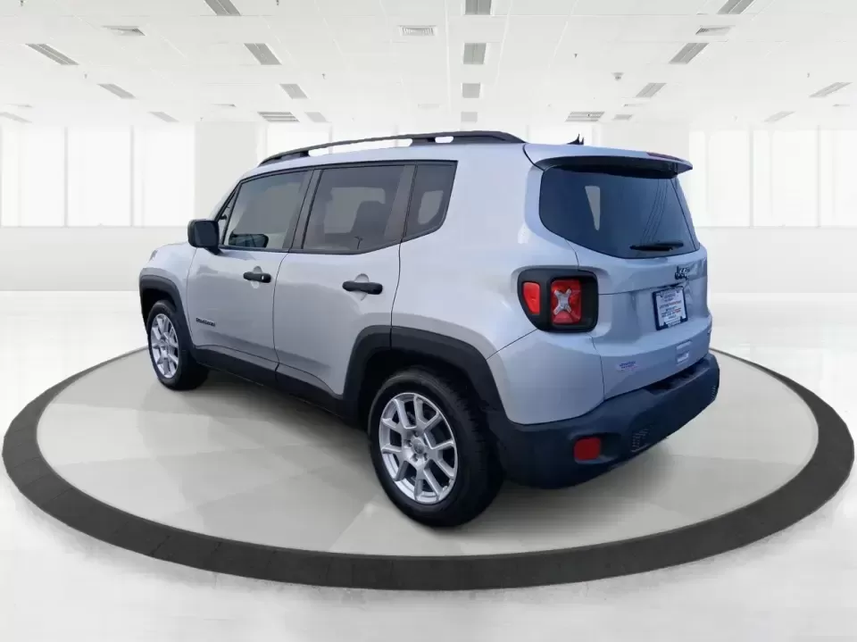 2020 Jeep Renegade Sport FWD (ZACNJAAB1LP) with an 2.4L L4 DOHC 16V engine, 9A transmission, located at 1951 S Dayton Lakeview Rd., New Carlisle, OH, 45344, (937) 908-9800, 39.890999, -84.050255 - Picture your next weekend: you're cruising from New Carlisle to Springfield for errands, then heading back on I70 with the cargo area packed for a family cookout at George Rogers Clark Park. If you need a compact SUV that's easy to park, comfortable for daily commuting, and ready for spontaneous roa - Photo#3