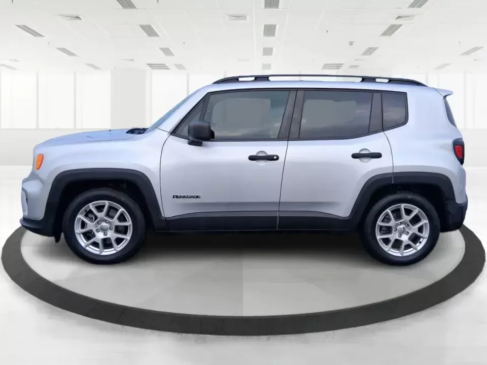 2020 Jeep Renegade Sport FWD (ZACNJAAB1LP) with an 2.4L L4 DOHC 16V engine, 9A transmission, located at 1951 S Dayton Lakeview Rd., New Carlisle, OH, 45344, (937) 908-9800, 39.890999, -84.050255 - Picture your next weekend: you're cruising from New Carlisle to Springfield for errands, then heading back on I70 with the cargo area packed for a family cookout at George Rogers Clark Park. If you need a compact SUV that's easy to park, comfortable for daily commuting, and ready for spontaneous roa - Photo#4