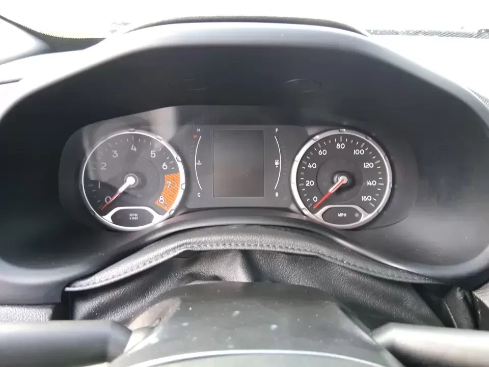 2020 Jeep Renegade Sport FWD (ZACNJAAB1LP) with an 2.4L L4 DOHC 16V engine, 9A transmission, located at 1951 S Dayton Lakeview Rd., New Carlisle, OH, 45344, (937) 908-9800, 39.890999, -84.050255 - Picture your next weekend: you're cruising from New Carlisle to Springfield for errands, then heading back on I70 with the cargo area packed for a family cookout at George Rogers Clark Park. If you need a compact SUV that's easy to park, comfortable for daily commuting, and ready for spontaneous roa - Photo#14