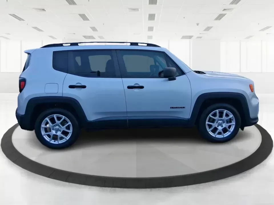 2020 Jeep Renegade Sport (ZACNJAAB1LP) with an 2.4L L4 DOHC 16V engine, 9A transmission, located at 401 Woodman Dr, Riverside, OH, 45431, (937) 908-9800, 39.760899, -84.123421 - Weekend escapes to Eastwood MetroPark, a comfortable daily commute down I675, or shuttling the family between Riverside and Dayton-this 2020 Jeep Renegade Sport FWD is built for real life. With its compact-crossover size, higher driving position, and easy-to-park footprint, it fits right in whether - Photo#1