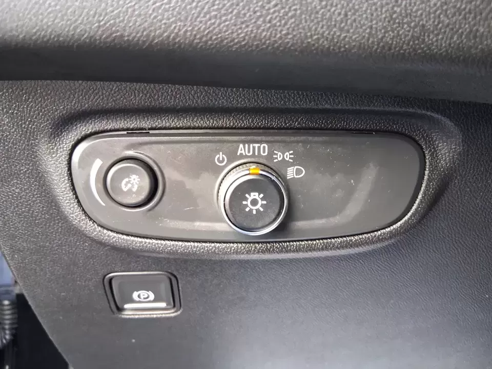 2018 GMC Terrain SLE (3GKALMEV9JL) with an 1.4L L4 DOHC 16V TURBO engine, 6A transmission, located at 880 E. National Road, Vandalia, OH, 45377, (937) 908-9800, 39.891918, -84.183594 - Ready for a commute that feels easier, a weekend that packs more adventure, and a family schedule that runs smoother? This 2018 GMC Terrain SLE is the kind of compact SUV that fits real life in Piqua-whether you're heading down I75 for work, running errands along N County Rd 25A, or loading up for a - Photo#18