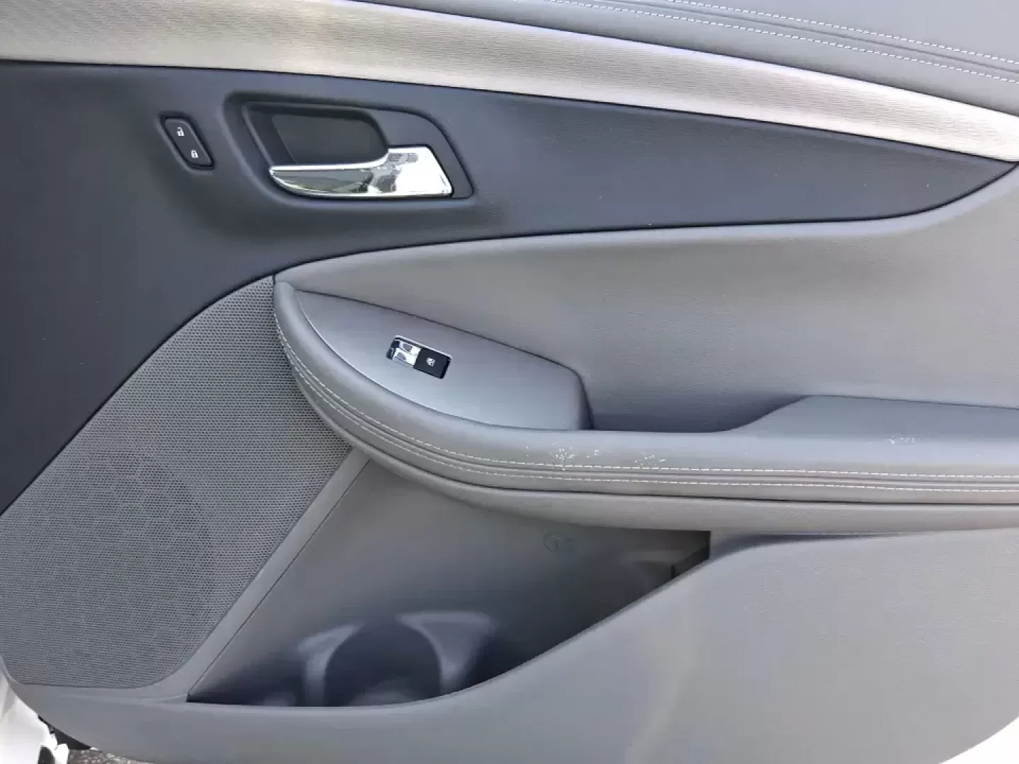 2016 Chevrolet Impala 1FL (2G11X5SA3G9) with an Ecotec 2.5L I-4 gasoline direct injection engine, 6A transmission, located at 401 Woodman Dr, Riverside, OH, 45431, (937) 908-9800, 39.760899, -84.123421 - Need a comfortable, dependable sedan for daily commutes, school drop-offs, and weekend getaways without the stress of traditional bank hoops? This 2016 Chevrolet Impala 1FL in Summit White is built for real life in the Dayton-area-smooth on I-675 and Route 35, easy to park around The Greene, and rel - Photo#19