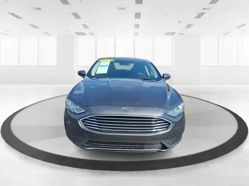 2019 Ford Fusion SE (3FA6P0H74KR) with an 2.5L L4 DOHC 16V engine, 6A transmission, located at 401 Woodman Dr, Riverside, OH, 45431, (937) 908-9800, 39.760899, -84.123421 - Need a reliable commuter sedan that can handle the daily grind from Riverside to Downtown Dayton, plus weekend runs to The Greene or a quick getaway to Carillon Historical Park? This 2019 Ford Fusion SE is built for real life-comfortable for long commutes, efficient on regular unleaded, and packed w - Photo#7