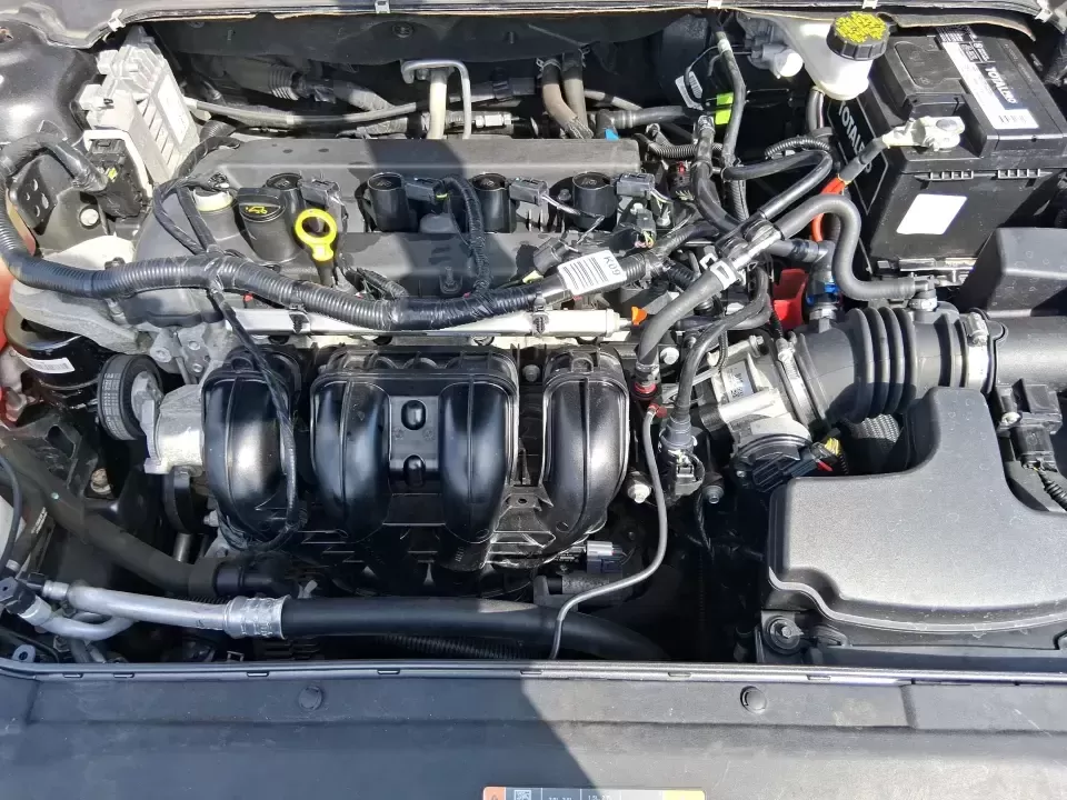 2019 Ford Fusion SE (3FA6P0H74KR) with an 2.5L L4 DOHC 16V engine, 6A transmission, located at 401 Woodman Dr, Riverside, OH, 45431, (937) 908-9800, 39.760899, -84.123421 - Need a reliable commuter sedan that can handle the daily grind from Riverside to Downtown Dayton, plus weekend runs to The Greene or a quick getaway to Carillon Historical Park? This 2019 Ford Fusion SE is built for real life-comfortable for long commutes, efficient on regular unleaded, and packed w - Photo#11