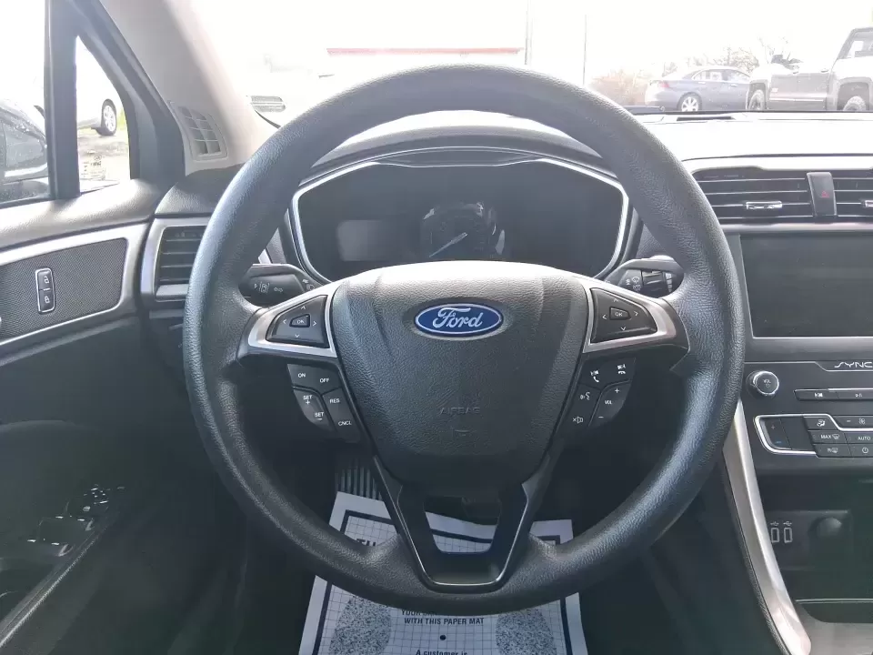 2019 Ford Fusion SE (3FA6P0H74KR) with an 2.5L L4 DOHC 16V engine, 6A transmission, located at 401 Woodman Dr, Riverside, OH, 45431, (937) 908-9800, 39.760899, -84.123421 - Need a reliable commuter sedan that can handle the daily grind from Riverside to Downtown Dayton, plus weekend runs to The Greene or a quick getaway to Carillon Historical Park? This 2019 Ford Fusion SE is built for real life-comfortable for long commutes, efficient on regular unleaded, and packed w - Photo#16