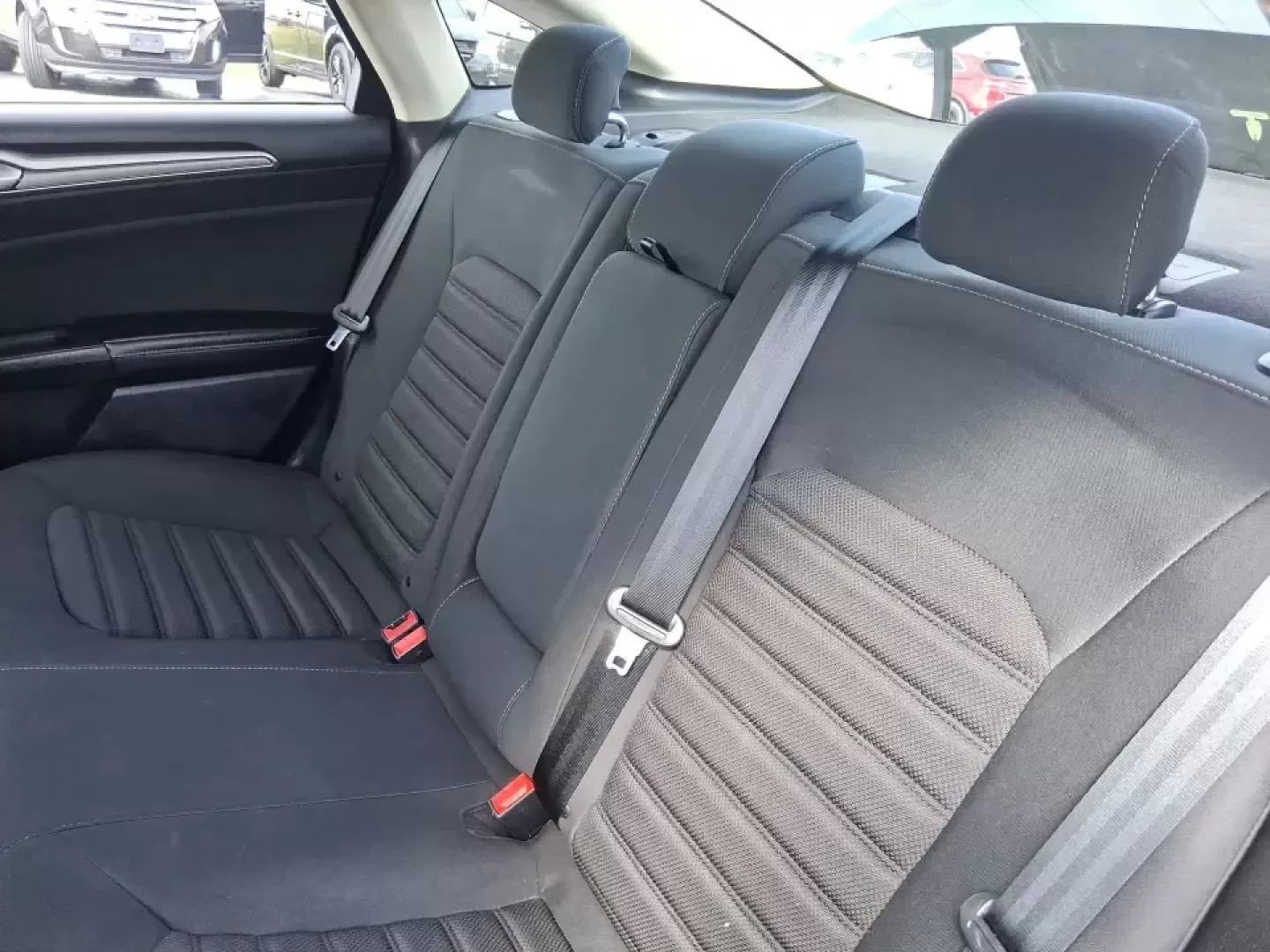 2019 Ford Fusion SE (3FA6P0H74KR) with an 2.5L L4 DOHC 16V engine, 6A transmission, located at 4508 South Dixie Dr, Moraine, OH, 45439, (937) 908-9800, 39.689976, -84.218452 - Need a reliable commuter sedan that can handle the daily grind from Riverside to Downtown Dayton, plus weekend runs to The Greene or a quick getaway to Carillon Historical Park? This 2019 Ford Fusion SE is built for real life-comfortable for long commutes, efficient on regular unleaded, and packed w - Photo#10