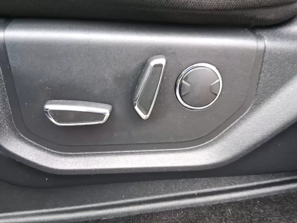 2018 Ford F-150 XLT (1FTEW1EG0JF) with an 3.5L V6 TURBO engine, 6A transmission, located at 880 E. National Road, Vandalia, OH, 45377, (937) 908-9800, 39.891918, -84.183594 - Built for Ohio workweeks and weekend getaways, this 2018 Ford F-150 XLT Crew Cab is the kind of truck that fits real life-hauling home-improvement supplies, towing the toys for a day at the lake, or cruising I-75 with the whole crew in comfort. Finished in Stone Gray and powered by a responsive 3.5L - Photo#17