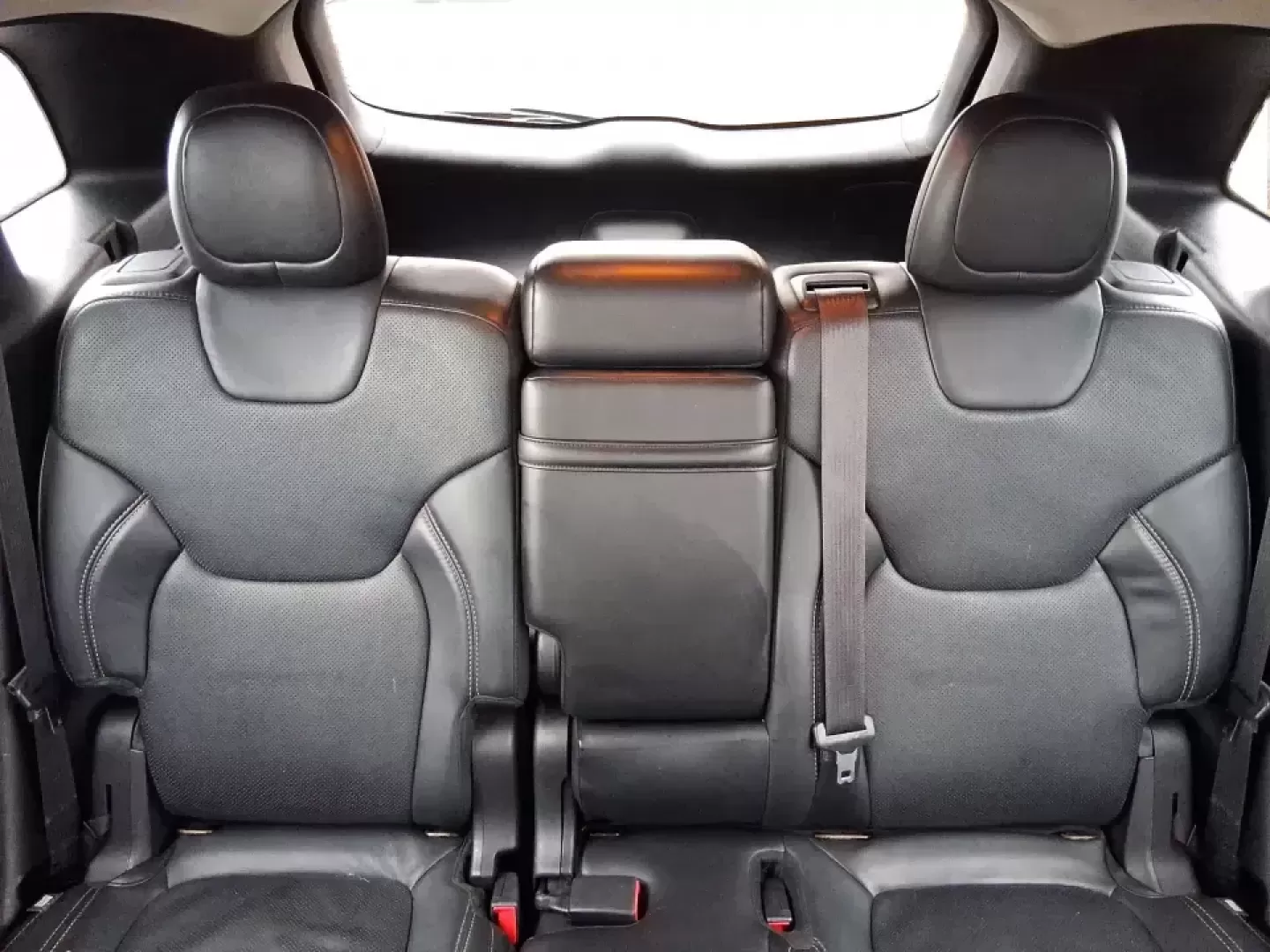 2014 Jeep Cherokee Limited (1C4PJLDS1EW) with an 3.2L V6 DOHC 24V engine, 9-Speed Automatic transmission, located at 880 E. National Road, Vandalia, OH, 45377, (937) 908-9800, 39.891918, -84.183594 - Pack up the family, point the hood toward a weekend getaway, and enjoy the kind of confident comfort that makes everyday driving feel like a mini road trip. This 2014 Jeep Cherokee Limited is an ideal fit for commuters who want a quieter, more refined ride during the workweek-and for adventure-minde - Photo#14