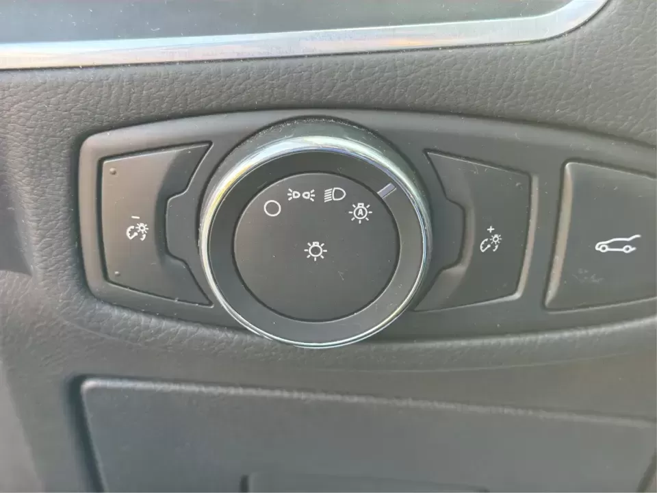 2017 Ford Edge Titanium (2FMPK4K87HB) with an 3.5L V6 DOHC 24V engine, 6A transmission, located at 880 E. National Road, Vandalia, OH, 45377, (937) 908-9800, 39.891918, -84.183594 - Pack up the family, load the cargo area, and point the hood toward your next weekend getaway-this 2017 Ford Edge Titanium is the kind of SUV that makes everyday life in Xenia easier and road trips across Ohio more comfortable. With confident AWD capability, a strong 3.5L V6, and premium Titanium ame - Photo#17