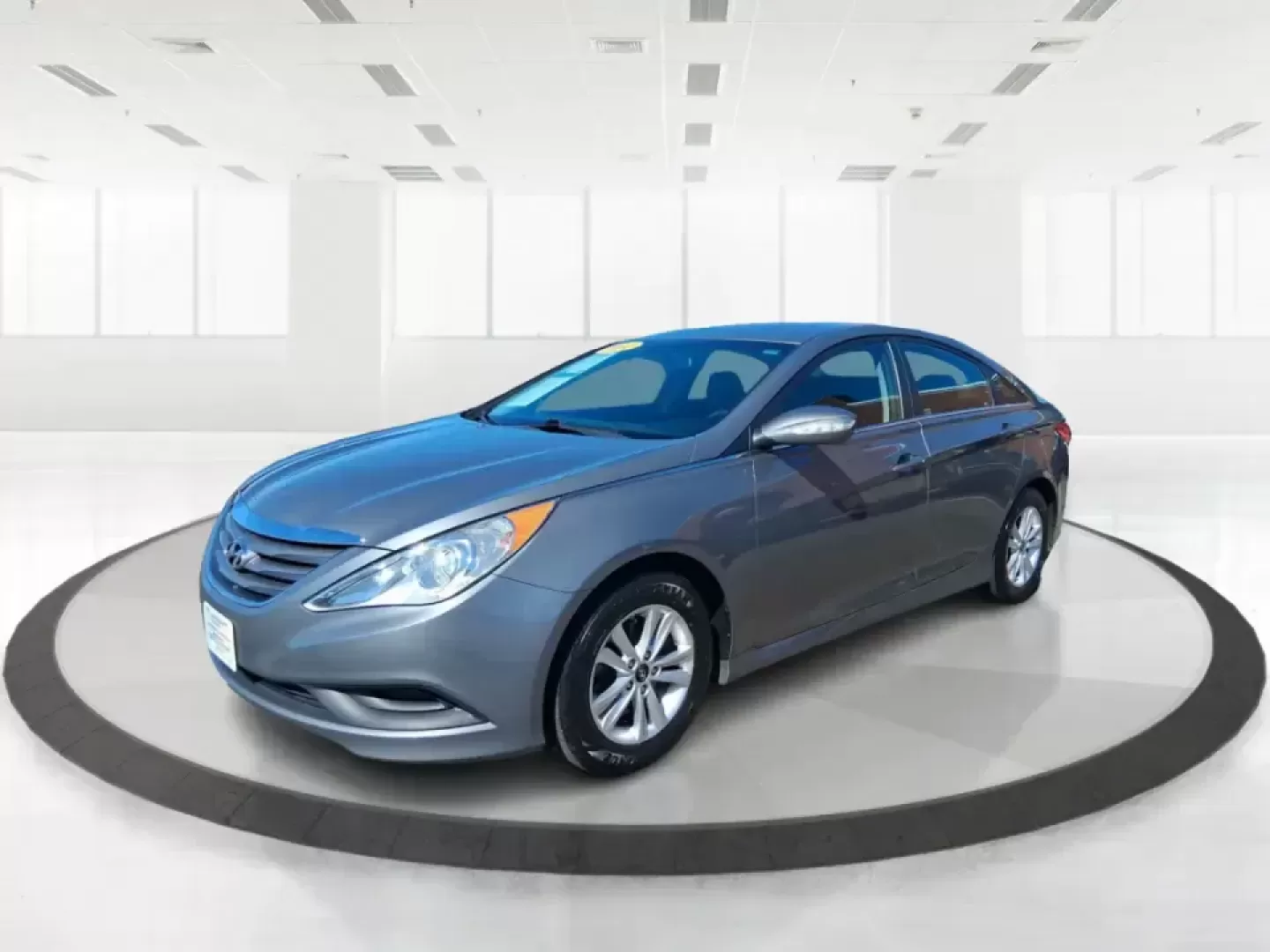 2014 Hyundai Sonata GLS (5NPEB4AC3EH) with an 2.4L I-4 gasoline direct injection engine, 6-Speed Automatic transmission, located at 1951 S Dayton Lakeview Rd., New Carlisle, OH, 45344, (937) 908-9800, 39.890999, -84.050255 - Need a dependable sedan for the daily drive to Wright-Patterson AFB, a comfortable commuter for I675 and Route 35, or an easygoing road-trip partner for weekends at Carillon Historical Park or the National Museum of the U.S. Air Force? This 2014 Hyundai Sonata GLS is built for real life in the Miami - Photo#8