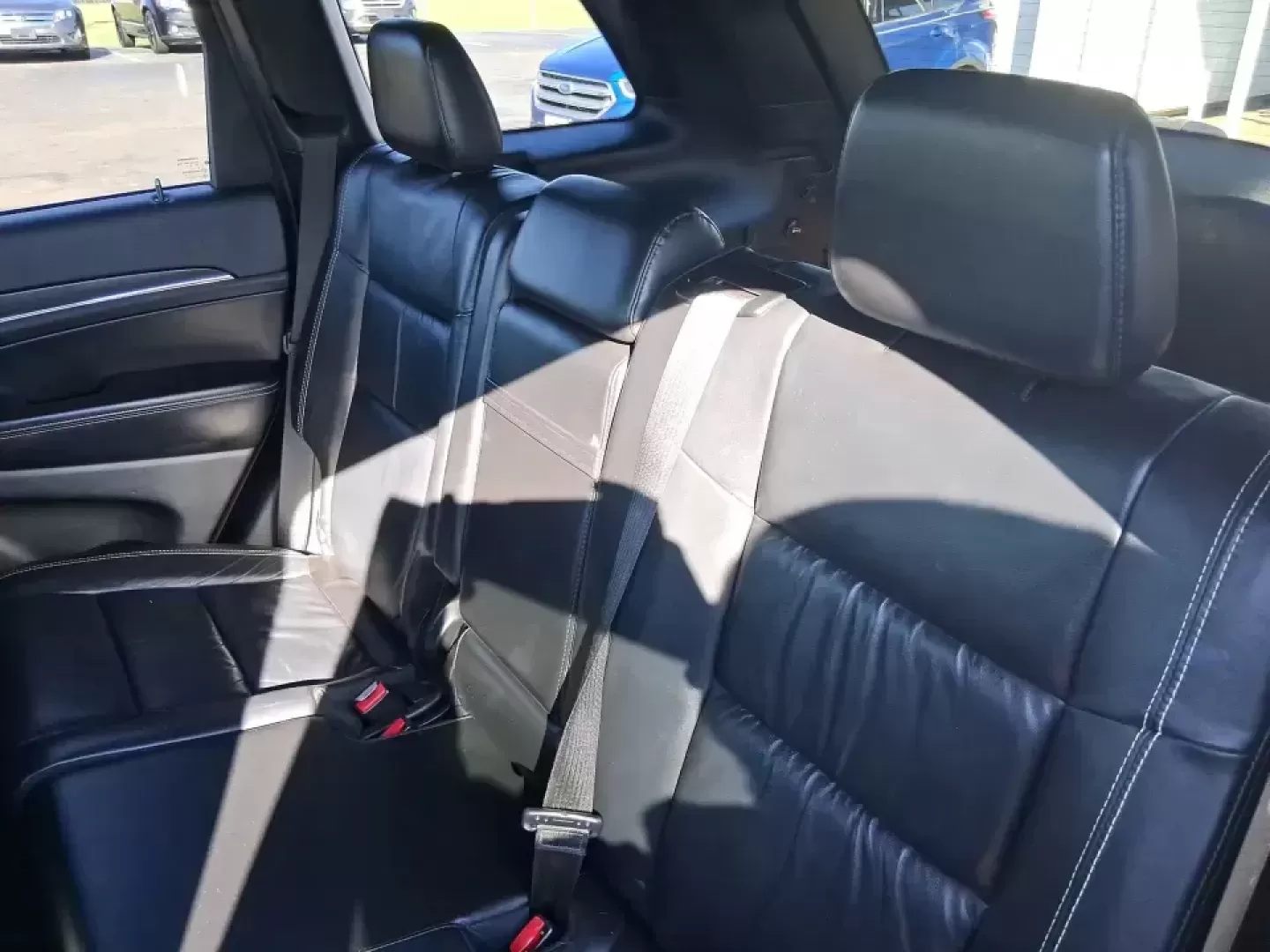 2015 Jeep Grand Cherokee Limited (1C4RJFBG5FC) with an 3.6L V6 DOHC 24V engine, 8-Speed Automatic transmission, located at 401 Woodman Dr, Riverside, OH, 45431, (937) 908-9800, 39.760899, -84.123421 - Picture your next weekend: you're loading up the family for a day at Carriage Hill MetroPark, cruising I675 with the heated steering wheel on, and still having the confidence to take the long way home when the weather turns. This 2015 Jeep Grand Cherokee Limited is built for real life in Riverside, - Photo#10