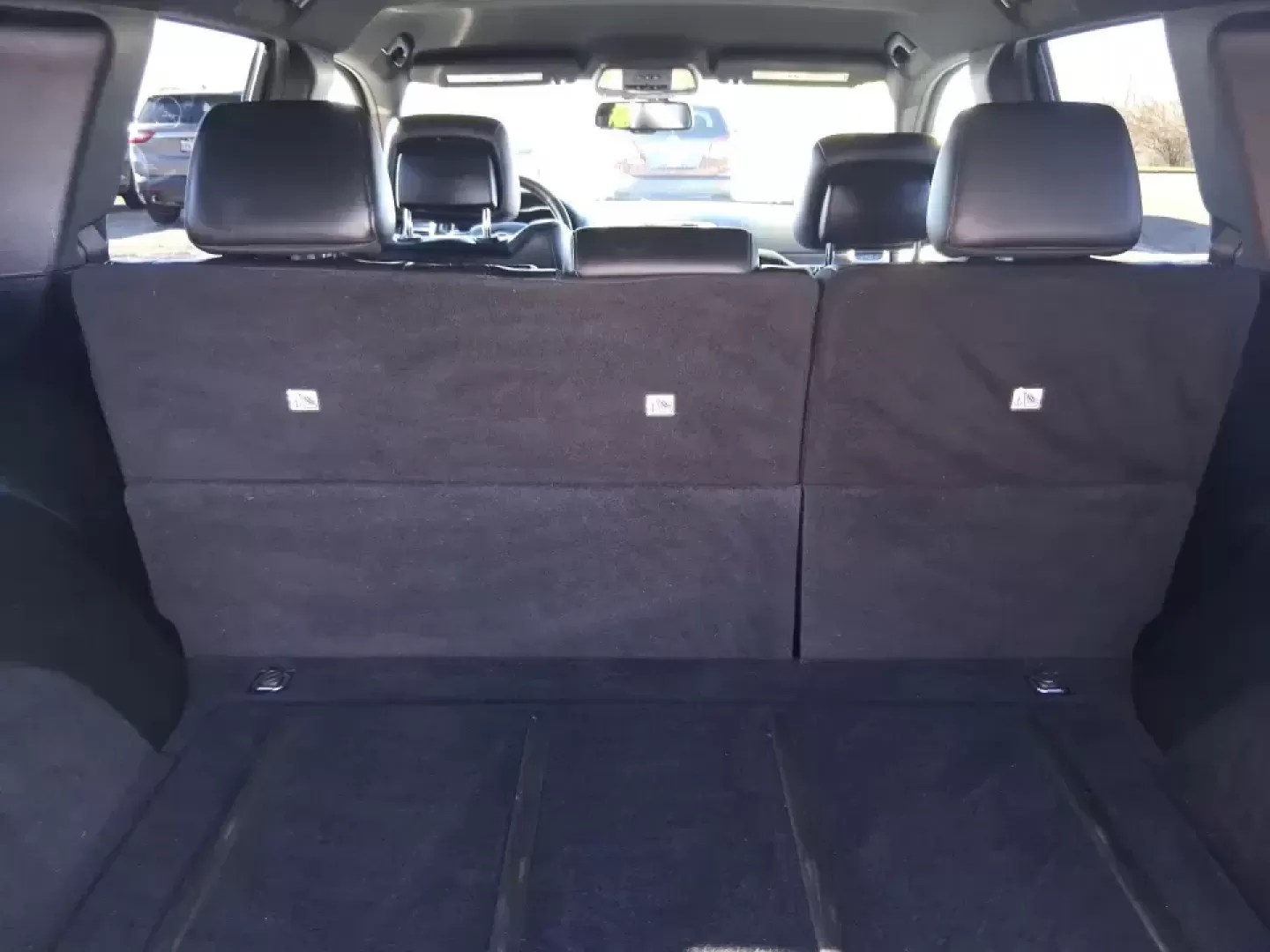 2015 Jeep Grand Cherokee Limited (1C4RJFBG5FC) with an 3.6L V6 DOHC 24V engine, 8-Speed Automatic transmission, located at 401 Woodman Dr, Riverside, OH, 45431, (937) 908-9800, 39.760899, -84.123421 - Picture your next weekend: you're loading up the family for a day at Carriage Hill MetroPark, cruising I675 with the heated steering wheel on, and still having the confidence to take the long way home when the weather turns. This 2015 Jeep Grand Cherokee Limited is built for real life in Riverside, - Photo#12