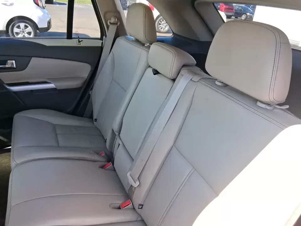 2014 Ford Edge SEL (2FMDK4JC8EB) with an 3.5L V-6 DOHC engine, 6-Speed Automatic transmission, located at 1184 Kauffman Ave, Fairborn, OH, 45324, (937) 908-9800, 39.807072, -84.030914 - Pack up the kids, load the groceries, or point the nose toward a weekend getaway-this 2014 Ford Edge SEL is the kind of SUV that fits real life in Fairborn. With confident all-weather capability and a comfortable, feature-rich cabin, it's ideal for commuters running I-675, families shuttling between - Photo#9