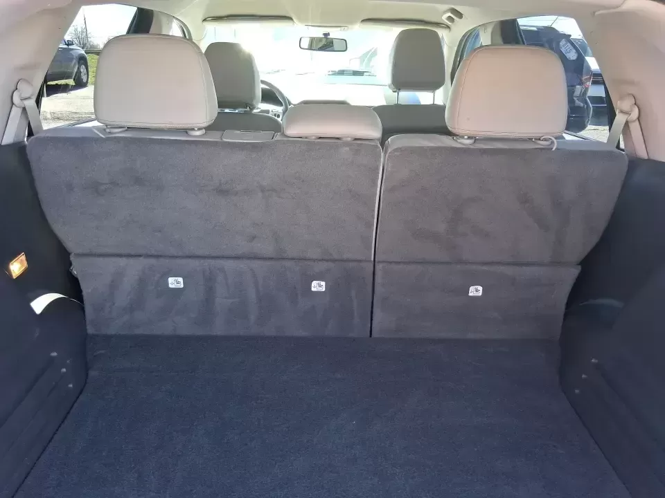 2014 Ford Edge SEL (2FMDK4JC8EB) with an 3.5L V-6 DOHC engine, 6-Speed Automatic transmission, located at 1184 Kauffman Ave, Fairborn, OH, 45324, (937) 908-9800, 39.807072, -84.030914 - Pack up the kids, load the groceries, or point the nose toward a weekend getaway-this 2014 Ford Edge SEL is the kind of SUV that fits real life in Fairborn. With confident all-weather capability and a comfortable, feature-rich cabin, it's ideal for commuters running I-675, families shuttling between - Photo#11