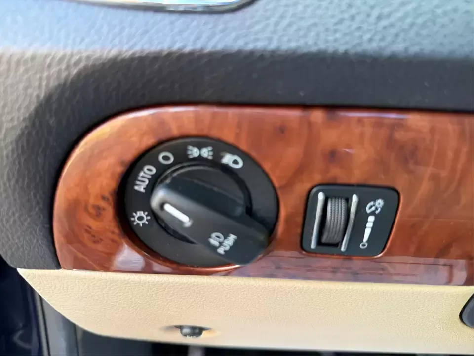 2013 Dodge Durango Citadel (1C4SDJET6DC) with an 5.7L V8 OHV 16V engine, 5-Speed Automatic transmission, located at 8750 N County Rd 25A, Piqua, OH, 45356, (937) 908-9800, 40.164391, -84.232513 - Need one SUV that can handle school drop-offs, I-75 commutes, and a loaded-up weekend trip to Indian Lake or a tailgate in Dayton-without giving up comfort or capability? This 2013 Dodge Durango Citadel in True Blue Pearlcoat is built for real-life Ohio driving, with confident 4WD/AWD traction, V8 p - Photo#17