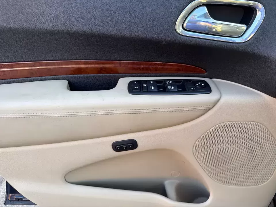 2013 Dodge Durango Citadel (1C4SDJET6DC) with an 5.7L V8 OHV 16V engine, 5-Speed Automatic transmission, located at 8750 N County Rd 25A, Piqua, OH, 45356, (937) 908-9800, 40.164391, -84.232513 - Need one SUV that can handle school drop-offs, I-75 commutes, and a loaded-up weekend trip to Indian Lake or a tailgate in Dayton-without giving up comfort or capability? This 2013 Dodge Durango Citadel in True Blue Pearlcoat is built for real-life Ohio driving, with confident 4WD/AWD traction, V8 p - Photo#19