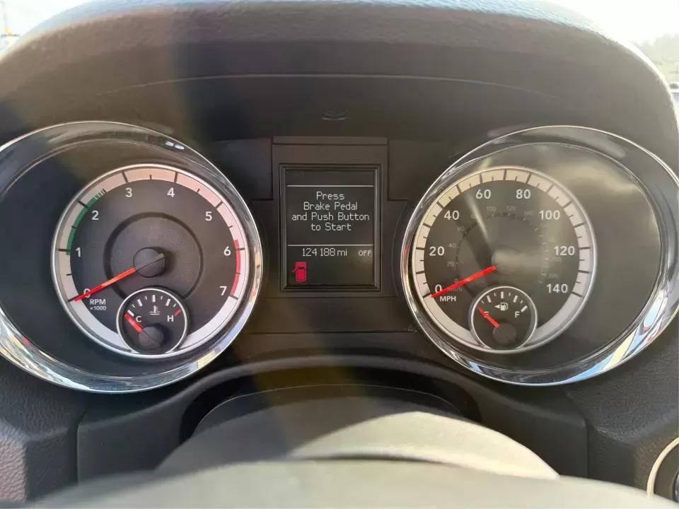 2013 Dodge Durango Citadel (1C4SDJET6DC) with an 5.7L V8 OHV 16V engine, 5-Speed Automatic transmission, located at 1951 S Dayton Lakeview Rd., New Carlisle, OH, 45344, (937) 908-9800, 39.890999, -84.050255 - Need one SUV that can handle school drop-offs, I-75 commutes, and a loaded-up weekend trip to Indian Lake or a tailgate in Dayton-without giving up comfort or capability? This 2013 Dodge Durango Citadel in True Blue Pearlcoat is built for real-life Ohio driving, with confident 4WD/AWD traction, V8 p - Photo#15