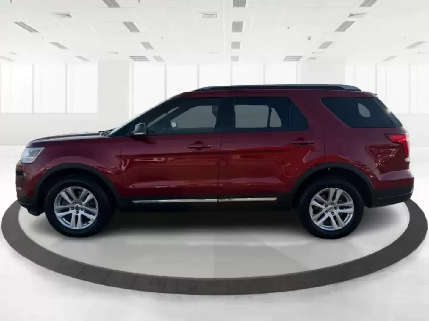 2018 Ford Explorer XLT (1FM5K8D87JG) with an EcoBoost 2.3L I-4 gasoline direct injection engine, 6A transmission, located at 1230 East Main St, Xenia, OH, 45385, (937) 908-9800, 39.688026, -83.910172 - Whether you're hauling the family to practice, commuting up I-75, or packing up for a weekend at Indian Lake, this 2018 Ford Explorer XLT is built for real-life Ohio schedules. With confident 4WD/AWD traction, three-row flexibility, and turbocharged EcoBoost power, it's a smart SUV for drivers who w - Photo#5