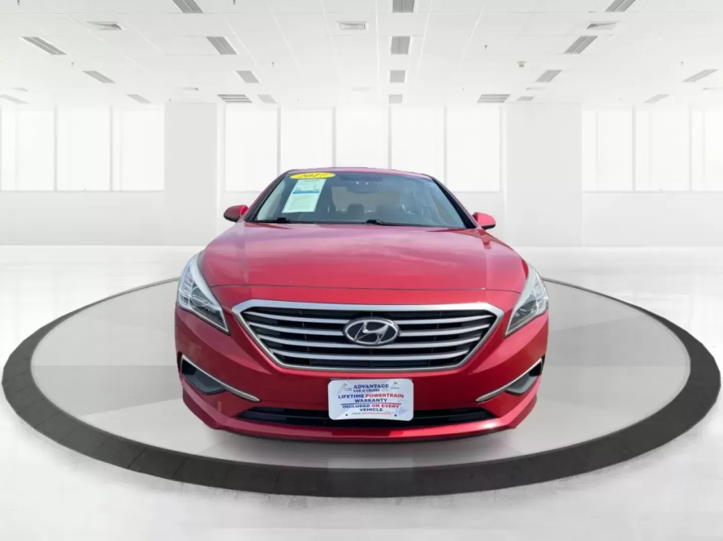 2017 Hyundai Sonata SE (5NPE24AF7HH) with an 2.4L I-4 gasoline direct injection engine, located at 880 E. National Road, Vandalia, OH, 45377, (937) 908-9800, 39.891918, -84.183594 - Are you in search of an affordable, reliable sedan that can keep up with your busy lifestyle? Look no further than this stunning 2017 Hyundai Sonata SE, available now at Advantage Car and Credit in Fairborn, OH. This vehicle is perfect for budget-conscious buyers who need a dependable car for daily - Photo#7