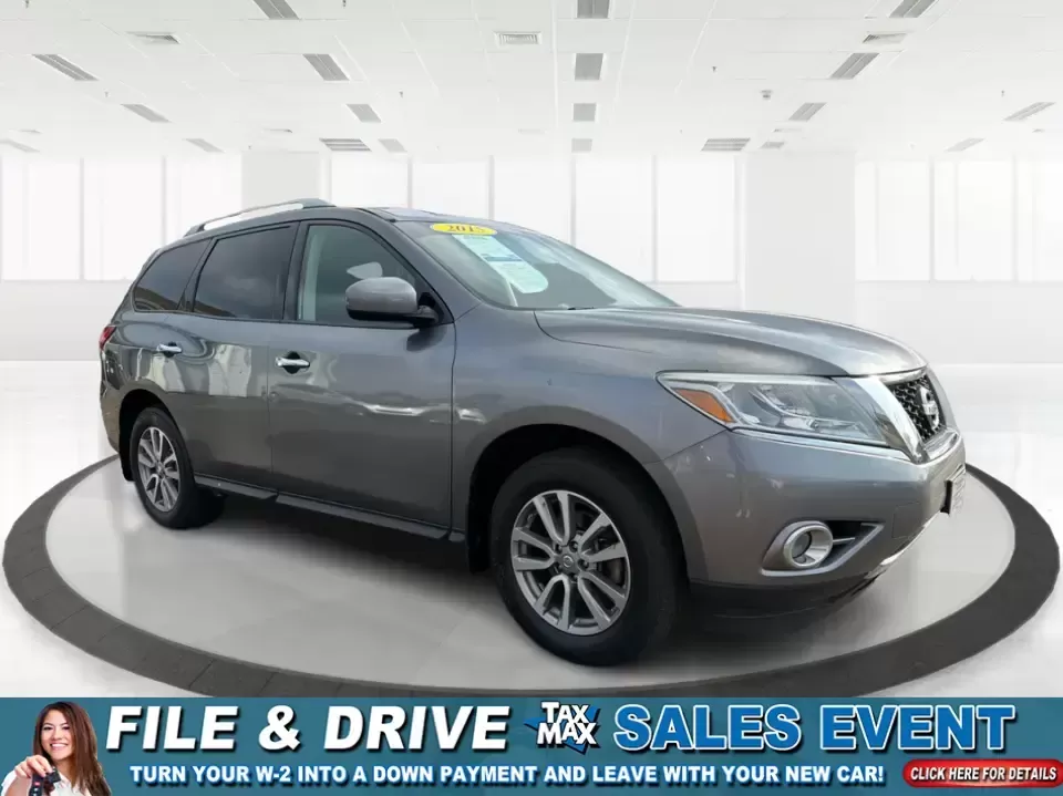 2015 Nissan Pathfinder SV (5N1AR2MN5FC) with an 3.5L V-6 DOHC engine, Continuously Variable Transmission transmission, located at 880 E. National Road, Vandalia, OH, 45377, (937) 908-9800, 39.891918, -84.183594 - Pack the family, load up the gear, and head out for a weekend at Englewood MetroPark or an easy road trip down I70-this 2015 Nissan Pathfinder SV is built for real-life Ohio driving, from school drop-offs to errands along E. National Road. With three-row flexibility and SUV practicality, it's a smar - Photo#0