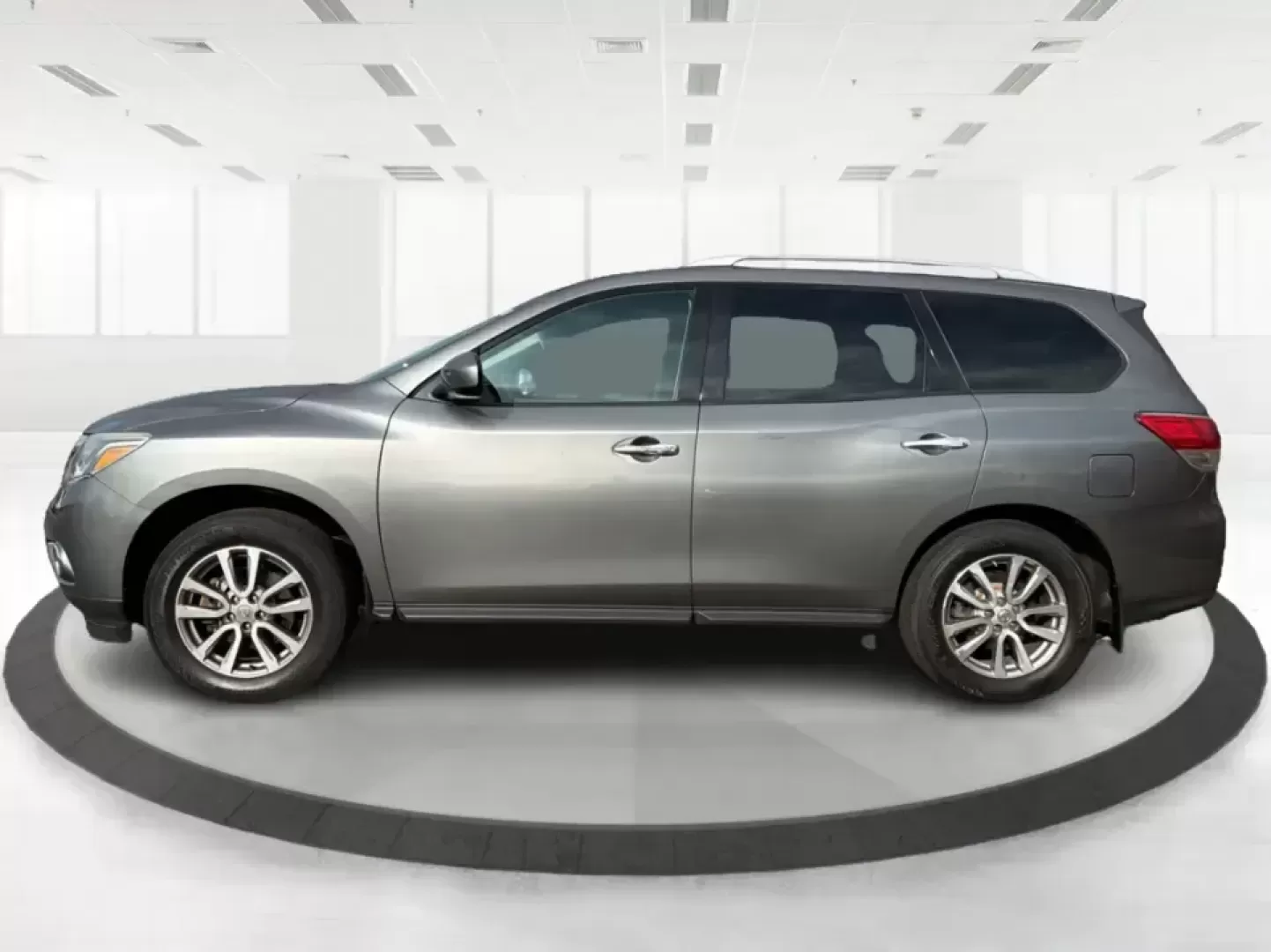 2015 Nissan Pathfinder SV (5N1AR2MN5FC) with an 3.5L V-6 DOHC engine, Continuously Variable Transmission transmission, located at 880 E. National Road, Vandalia, OH, 45377, (937) 908-9800, 39.891918, -84.183594 - Pack the family, load up the gear, and head out for a weekend at Englewood MetroPark or an easy road trip down I70-this 2015 Nissan Pathfinder SV is built for real-life Ohio driving, from school drop-offs to errands along E. National Road. With three-row flexibility and SUV practicality, it's a smar - Photo#5