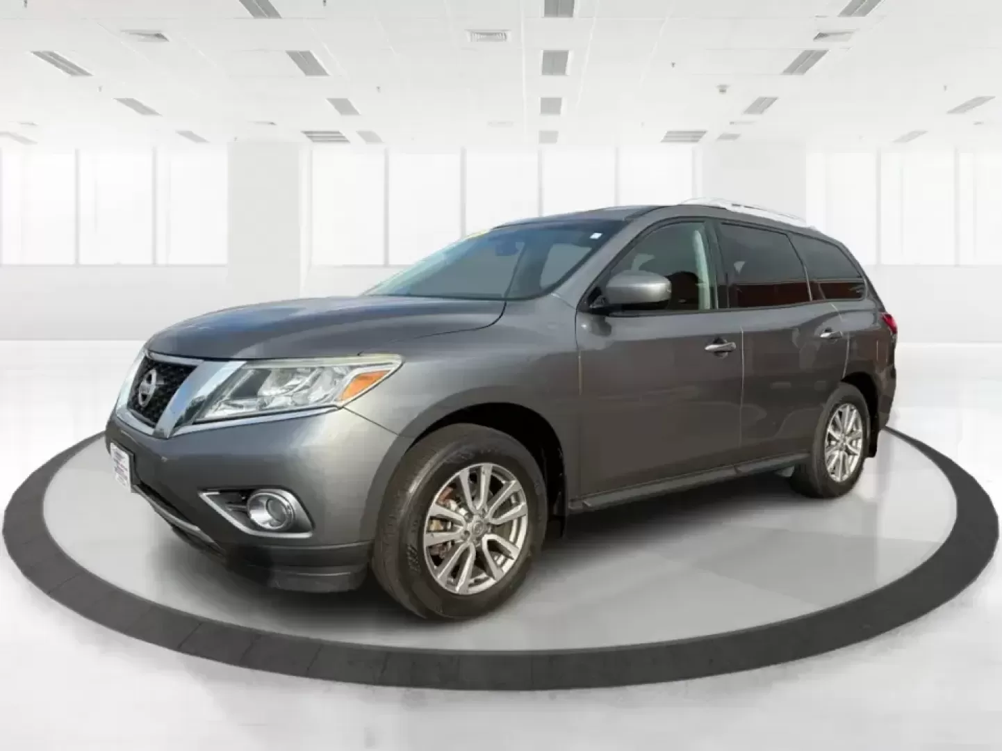 2015 Nissan Pathfinder SV (5N1AR2MN5FC) with an 3.5L V-6 DOHC engine, Continuously Variable Transmission transmission, located at 880 E. National Road, Vandalia, OH, 45377, (937) 908-9800, 39.891918, -84.183594 - Pack the family, load up the gear, and head out for a weekend at Englewood MetroPark or an easy road trip down I70-this 2015 Nissan Pathfinder SV is built for real-life Ohio driving, from school drop-offs to errands along E. National Road. With three-row flexibility and SUV practicality, it's a smar - Photo#8