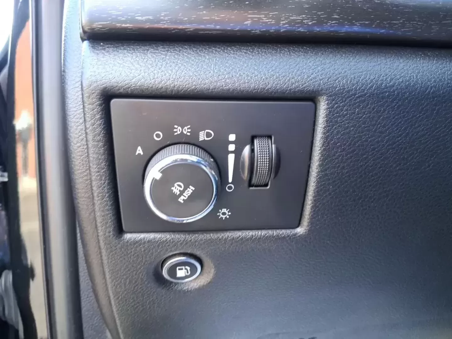 2015 Jeep Grand Cherokee Laredo (1C4RJFAG1FC) with an 3.6L V-6 DOHC engine, 8-Speed Automatic transmission, located at 8750 N County Rd 25A, Piqua, OH, 45356, (937) 908-9800, 40.164391, -84.232513 - Picture your next Ohio road trip: the family loaded up for a weekend at Indian Lake, a cooler in the back, and confidence on wet back roads or winter mornings. This 2015 Jeep Grand Cherokee Laredo is built for drivers who want everyday comfort with true SUV capability-perfect for long commutes, scho - Photo#16