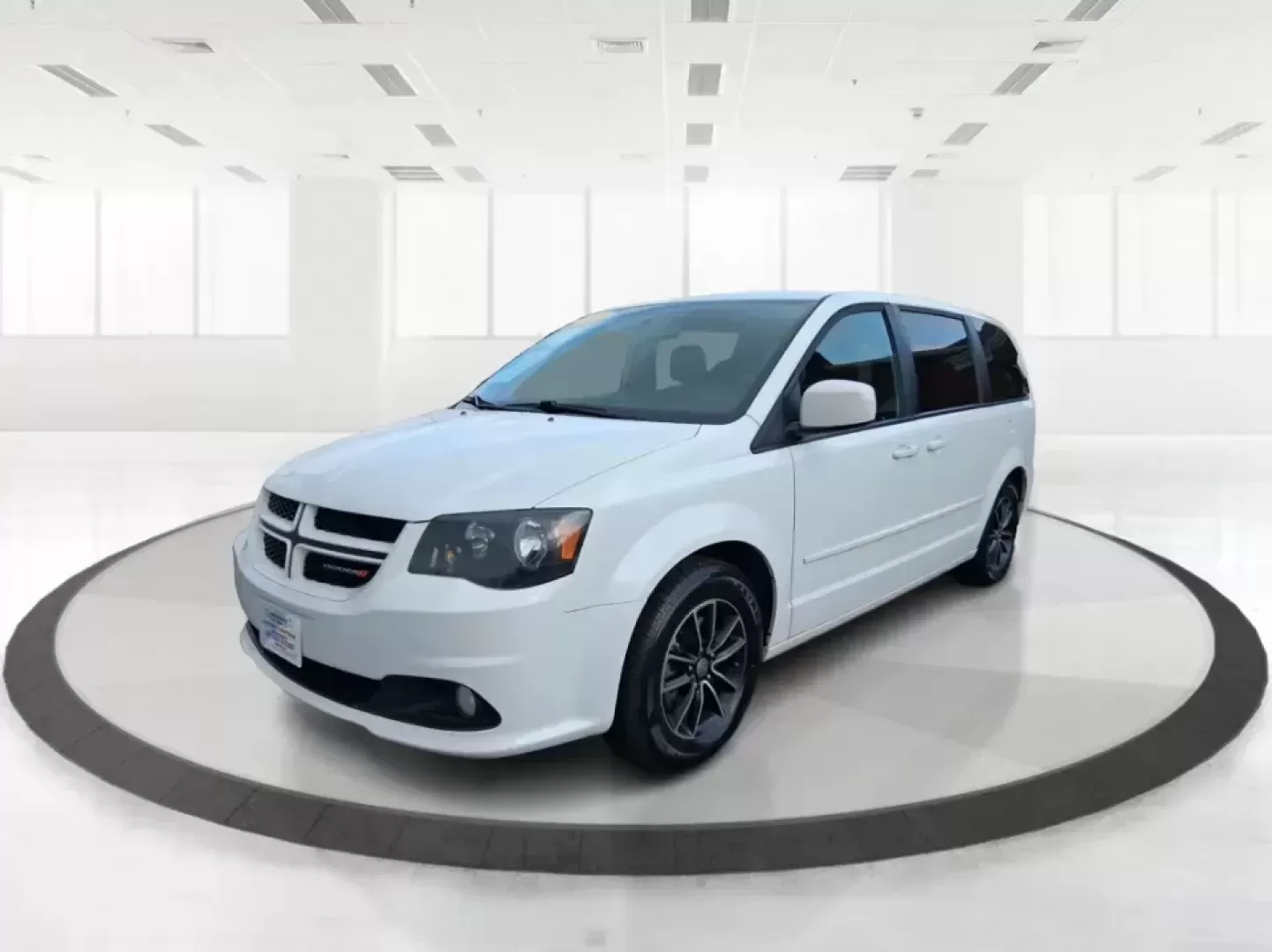 2015 Dodge Grand Caravan R/T (2C4RDGEG8FR) with an 3.6L V-6 DOHC engine, 6-Speed Automatic transmission, located at 8750 N County Rd 25A, Piqua, OH, 45356, (937) 908-9800, 40.164391, -84.232513 - Load up the kids, the cooler, and the weekend plans-this 2015 Dodge Grand Caravan R/T is built for real life in West Central Ohio, whether you're running the school drop-off line, commuting up I75, or heading out for a road-trip to Indian Lake. With family-friendly space, smart comfort features, and - Photo#8