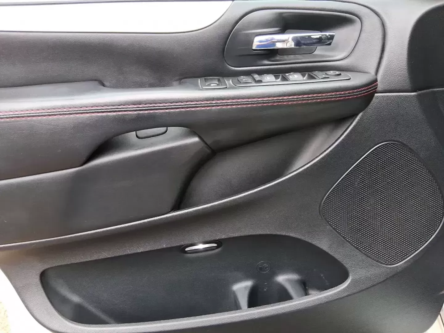 2015 Dodge Grand Caravan R/T (2C4RDGEG8FR) with an 3.6L V-6 DOHC engine, 6-Speed Automatic transmission, located at 8750 N County Rd 25A, Piqua, OH, 45356, (937) 908-9800, 40.164391, -84.232513 - Load up the kids, the cooler, and the weekend plans-this 2015 Dodge Grand Caravan R/T is built for real life in West Central Ohio, whether you're running the school drop-off line, commuting up I75, or heading out for a road-trip to Indian Lake. With family-friendly space, smart comfort features, and - Photo#19