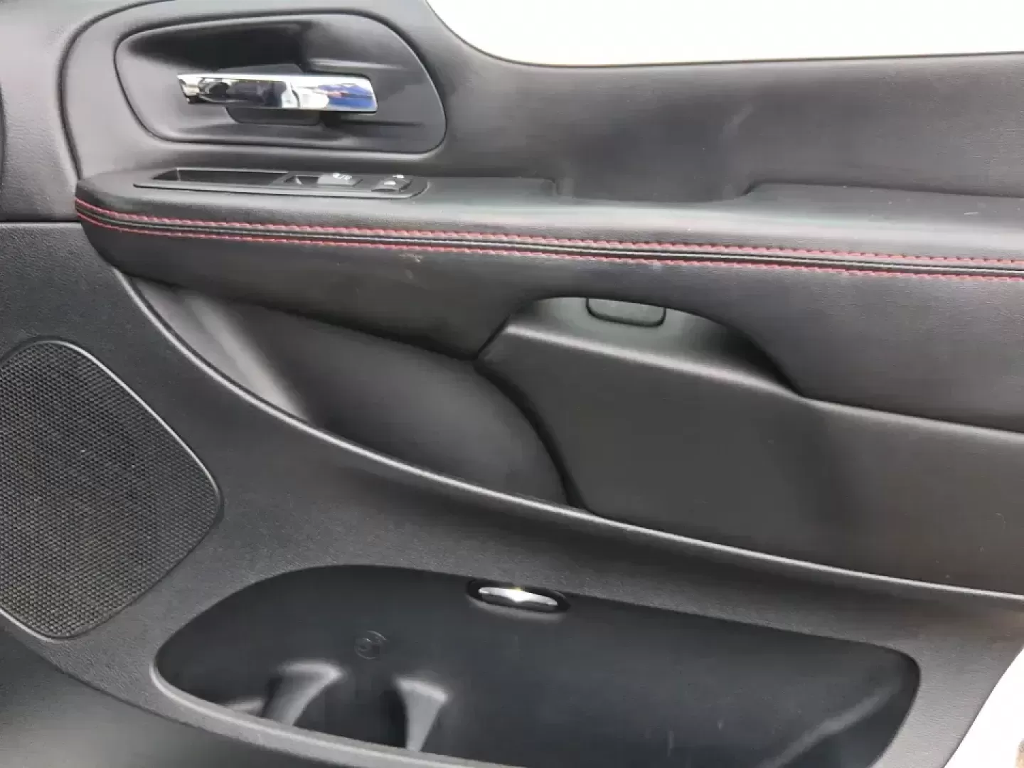 2015 Dodge Grand Caravan R/T (2C4RDGEG8FR) with an 3.6L V-6 DOHC engine, 6-Speed Automatic transmission, located at 8750 N County Rd 25A, Piqua, OH, 45356, (937) 908-9800, 40.164391, -84.232513 - Load up the kids, the cooler, and the weekend plans-this 2015 Dodge Grand Caravan R/T is built for real life in West Central Ohio, whether you're running the school drop-off line, commuting up I75, or heading out for a road-trip to Indian Lake. With family-friendly space, smart comfort features, and - Photo#20