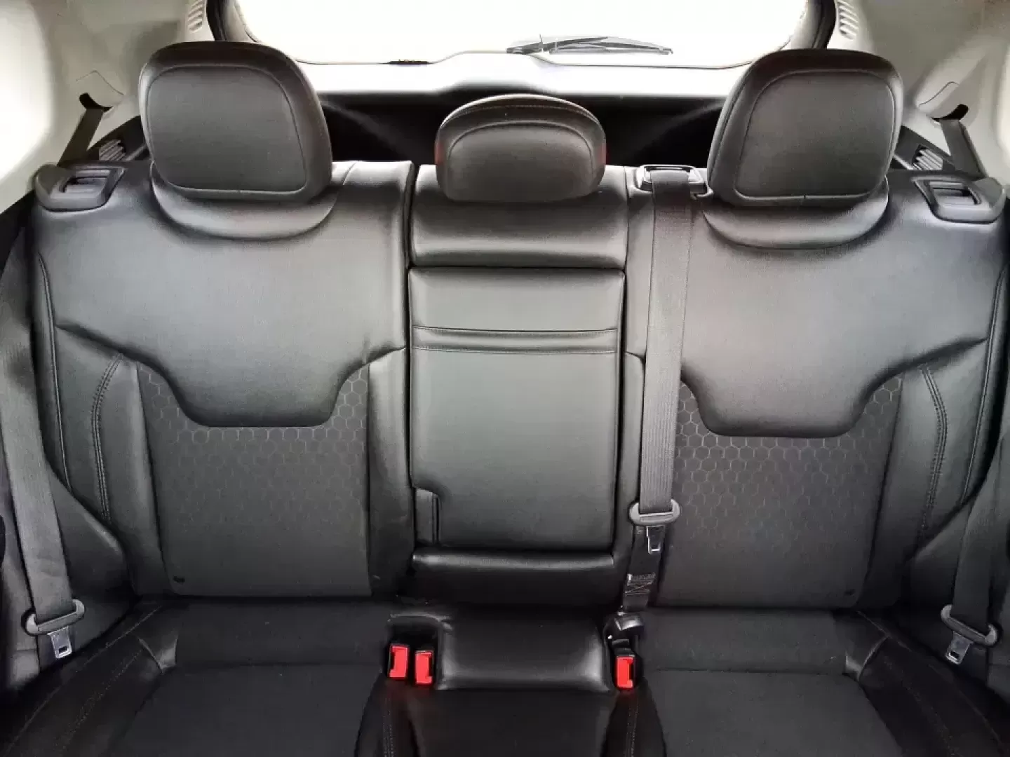2019 Jeep Compass Altitude 4x4 (3C4NJDBB2KT) with an Tigershark MultiAir 2.4L I-4 variable valve contro engine, located at 1951 S Dayton Lakeview Rd., New Carlisle, OH, 45344, (937) 908-9800, 39.890999, -84.050255 - Whether you're planning weekend trips to Caesar Creek, tackling snowy Dayton-area mornings, or just want a confident daily driver for I-75 and SR-725, this 2019 Jeep Compass Altitude 4x4 is built for real life in Southwest Ohio. With its SUV versatility, sure-footed 4x4 capability, and a comfortable - Photo#14