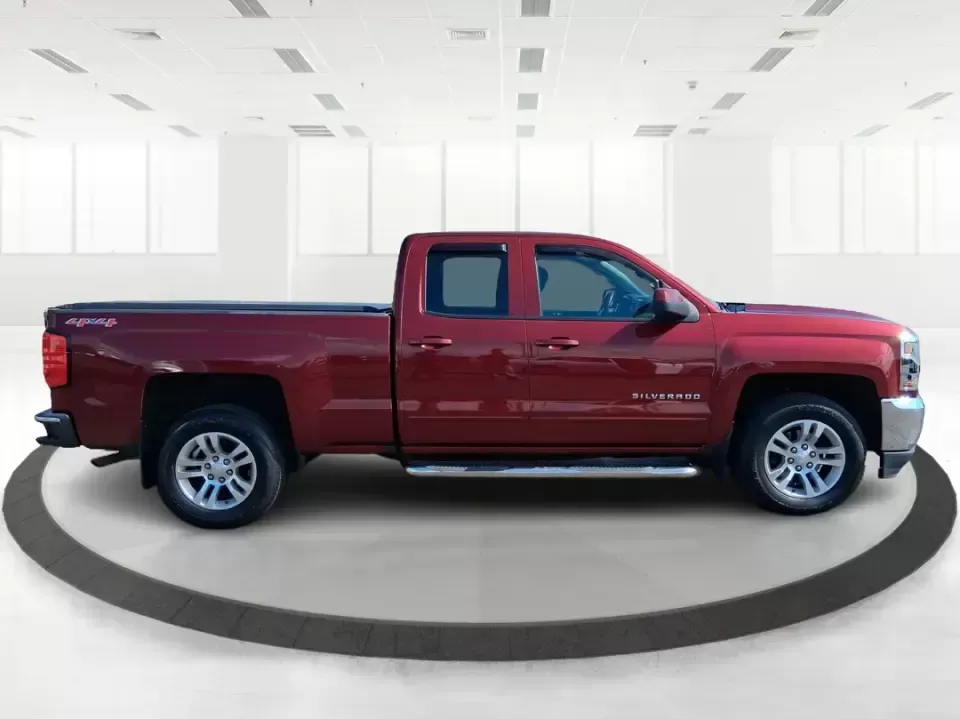 2016 Chevrolet Silverado 1500 1LT (1GCVKRECXGZ) with an EcoTec3 4.3L V-6 gasoline direct injection engine, 6A transmission, located at 8750 N County Rd 25A, Piqua, OH, 45356, (937) 908-9800, 40.164391, -84.232513 - Picture your next weekend: the truck is loaded up for a run to Indian Lake, you've got room for friends in the Double Cab, and there's still plenty of bed space for camping gear, a mower, or that Marketplace find you've been chasing. This 2016 Chevrolet Silverado 1500 1LT 4WD in eye-catching Siren R - Photo#1