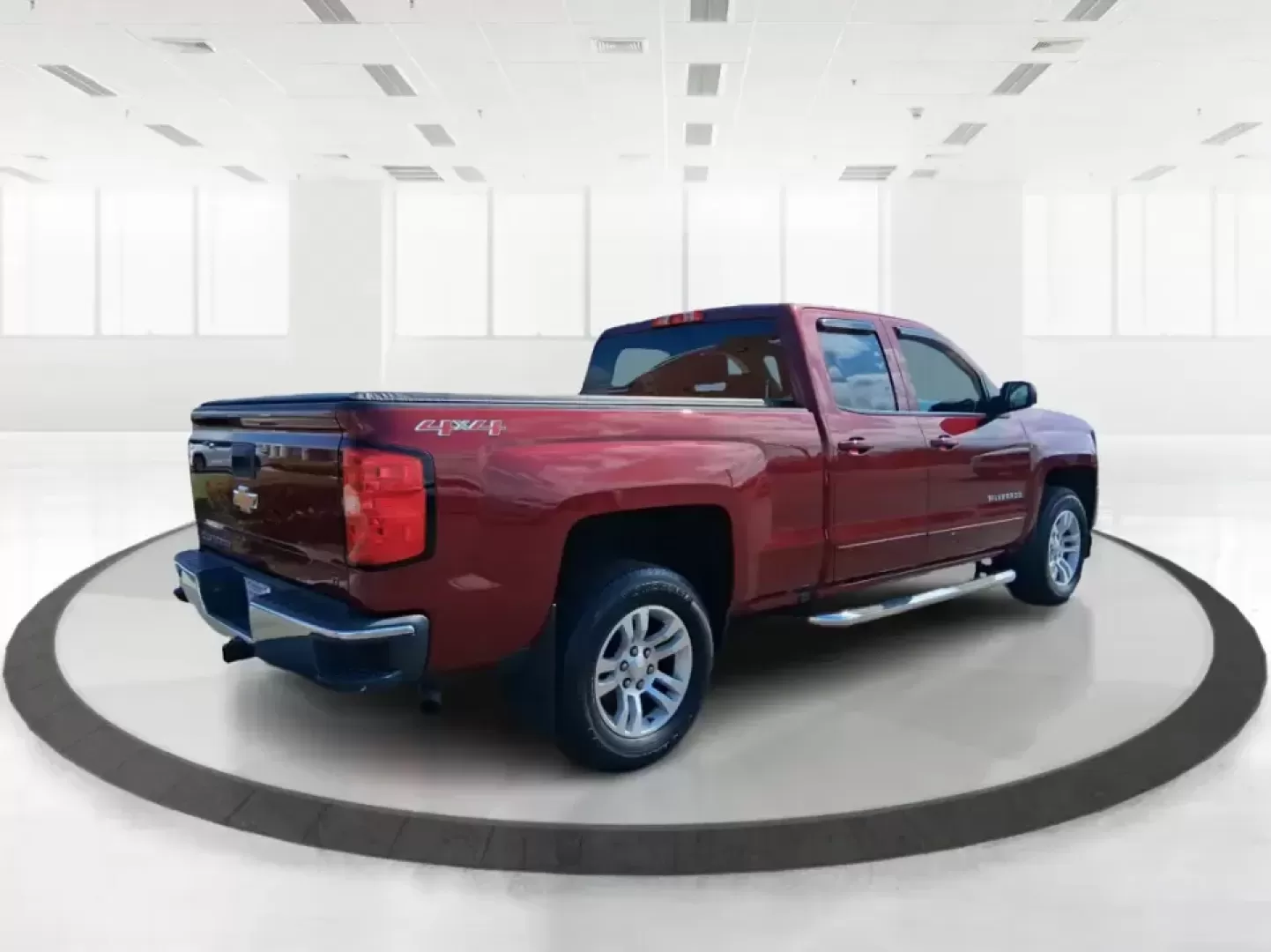 2016 Chevrolet Silverado 1500 1LT (1GCVKRECXGZ) with an EcoTec3 4.3L V-6 gasoline direct injection engine, 6A transmission, located at 8750 N County Rd 25A, Piqua, OH, 45356, (937) 908-9800, 40.164391, -84.232513 - Picture your next weekend: the truck is loaded up for a run to Indian Lake, you've got room for friends in the Double Cab, and there's still plenty of bed space for camping gear, a mower, or that Marketplace find you've been chasing. This 2016 Chevrolet Silverado 1500 1LT 4WD in eye-catching Siren R - Photo#2