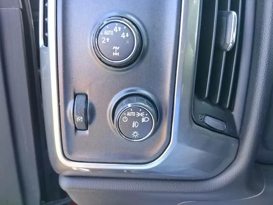 2016 Chevrolet Silverado 1500 1LT (1GCVKRECXGZ) with an EcoTec3 4.3L V-6 gasoline direct injection engine, 6A transmission, located at 8750 N County Rd 25A, Piqua, OH, 45356, (937) 908-9800, 40.164391, -84.232513 - Picture your next weekend: the truck is loaded up for a run to Indian Lake, you've got room for friends in the Double Cab, and there's still plenty of bed space for camping gear, a mower, or that Marketplace find you've been chasing. This 2016 Chevrolet Silverado 1500 1LT 4WD in eye-catching Siren R - Photo#16