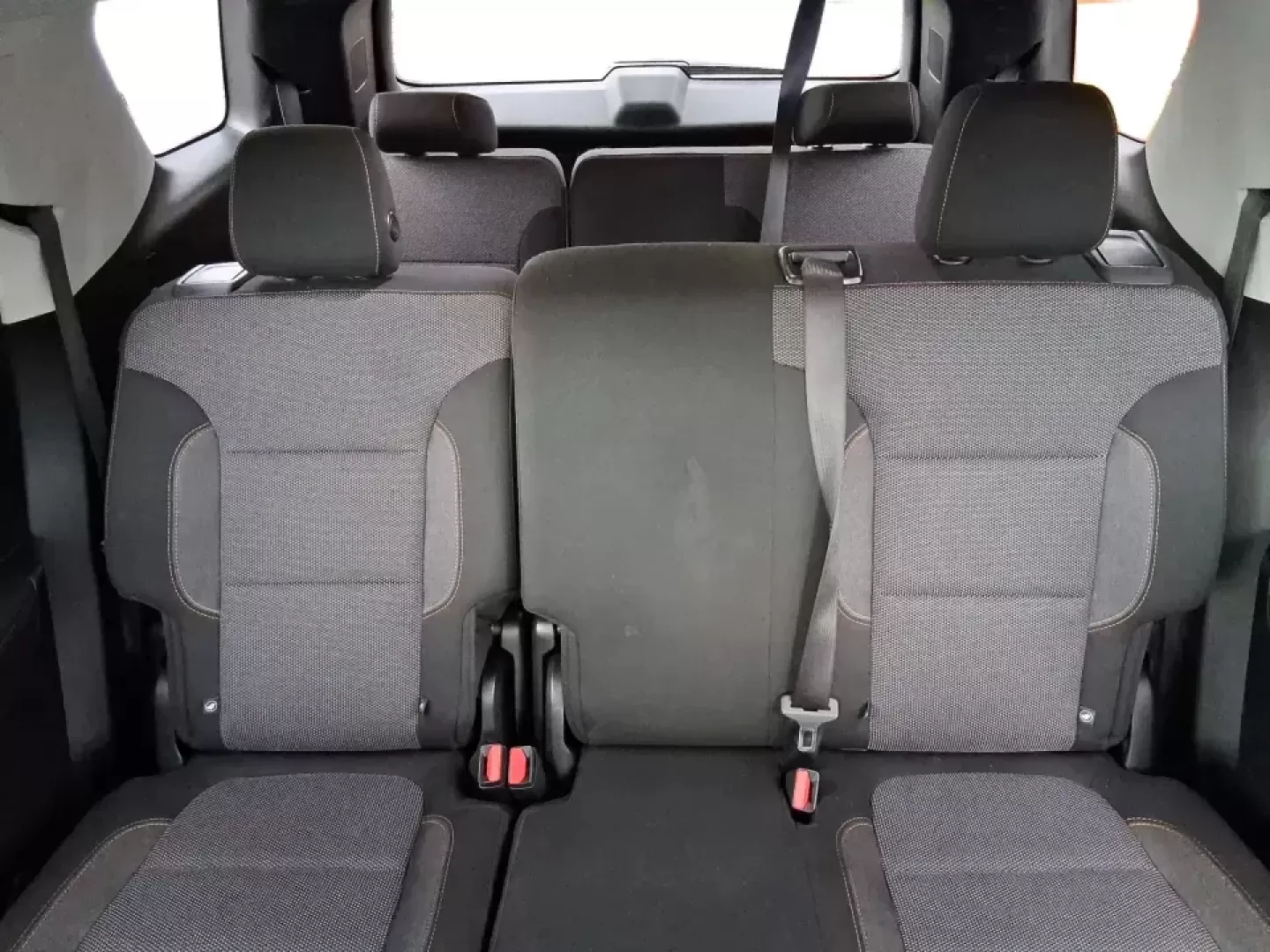 2018 Chevrolet Traverse LS (1GNERFKW3JJ) with an 3.6L V-6 gasoline direct injection engine, 9A transmission, located at 1184 Kauffman Ave, Fairborn, OH, 45324, (937) 908-9800, 39.807072, -84.030914 - Ready for the real world-school drop-offs, long commutes to Wright-Patterson AFB, and weekend road trips out toward Yellow Springs-this 2018 Chevrolet Traverse LS is the kind of three-row SUV that makes busy life easier. With confident space for people and gear, a smooth ride for I675/I70 driving, a - Photo#14