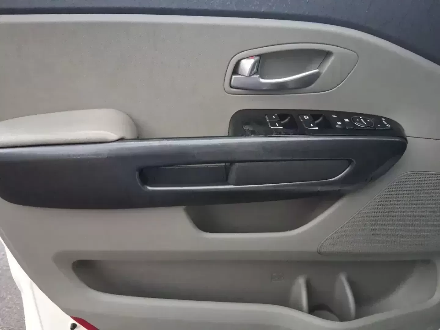 2016 Kia Sedona LX (KNDMB5C11G6) with an Lambda 3.3L V-6 gasoline direct injection engine, 6-Speed Automatic transmission, located at 880 E. National Road, Vandalia, OH, 45377, (937) 908-9800, 39.891918, -84.183594 - Picture your next weekend: the kids piled in with snacks and sports gear, a cooler in the back, and enough space so everyone can stretch out on the drive down South Dixie Dr toward Dayton's parks, festivals, and family attractions. If you need a dependable, budget-smart people mover that keeps daily - Photo#15