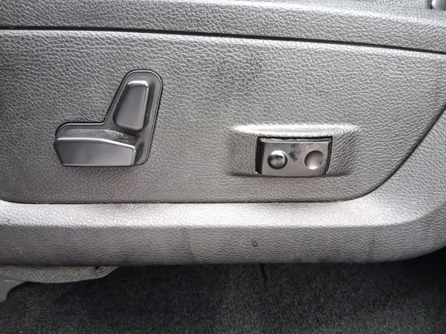 2014 Ram 1500 Sport (1C6RR7MT6ES) with an HEMI 5.7L V-8 variable valve control engine, 6-Speed Automatic transmission, located at 401 Woodman Dr, Riverside, OH, 45431, (937) 908-9800, 39.760899, -84.123421 - Need a truck that can handle weekday work, weekend getaways, and everything Ohio weather throws at you? This Flame Red Clearcoat 2014 Ram 1500 Sport Crew Cab 4WD is built for real life-hauling project supplies to a home in Riverside, towing toys for a day near Eastwood MetroPark, or loading up the f - Photo#17