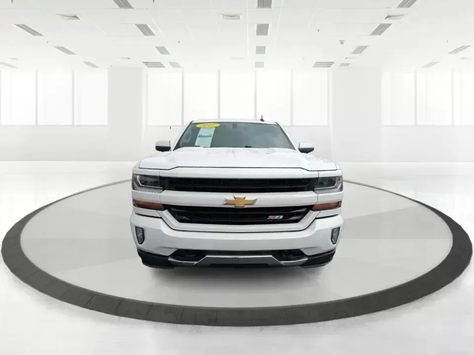 2017 Chevrolet Silverado 1500 2LT (3GCUKREH9HG) with an 4.3L V6 OHV 12V engine, 6A transmission, located at 401 Woodman Dr, Riverside, OH, 45431, (937) 908-9800, 39.760899, -84.123421 - Need a truck that can handle weekday work runs, weekend projects, and spontaneous road trips out toward Caesar Creek or up I75 without feeling like a compromise? This 2017 Chevrolet Silverado 1500 2LT Crew Cab 4WD is built for real life in the Miami Valley-roomy enough for friends or family, strong - Photo#7