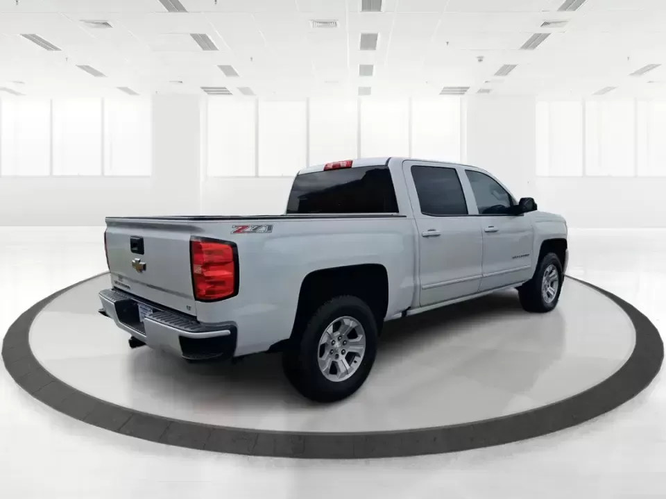 2017 Chevrolet Silverado 1500 2LT (3GCUKREH9HG) with an 4.3L V6 OHV 12V engine, 6A transmission, located at 8750 N County Rd 25A, Piqua, OH, 45356, (937) 908-9800, 40.164391, -84.232513 - Need a truck that can handle weekday work runs, weekend projects, and spontaneous road trips out toward Caesar Creek or up I75 without feeling like a compromise? This 2017 Chevrolet Silverado 1500 2LT Crew Cab 4WD is built for real life in the Miami Valley-roomy enough for friends or family, strong - Photo#2