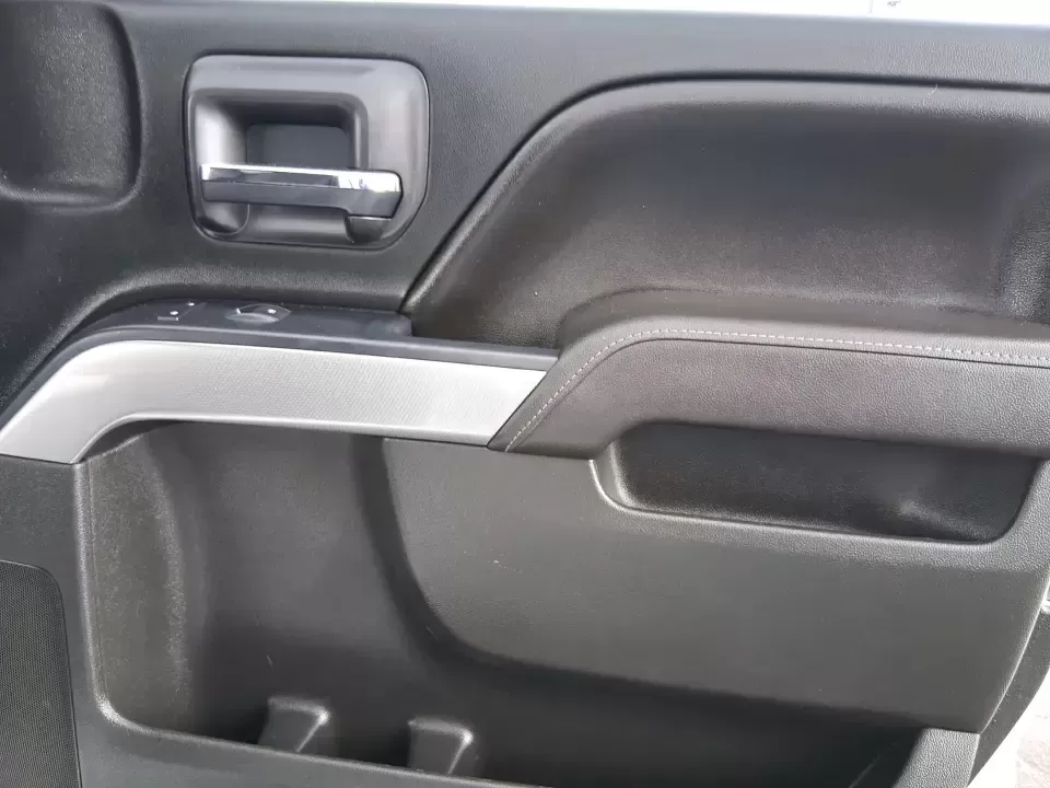 2017 Chevrolet Silverado 1500 2LT (3GCUKREH9HG) with an 4.3L V6 OHV 12V engine, 6A transmission, located at 8750 N County Rd 25A, Piqua, OH, 45356, (937) 908-9800, 40.164391, -84.232513 - Need a truck that can handle weekday work runs, weekend projects, and spontaneous road trips out toward Caesar Creek or up I75 without feeling like a compromise? This 2017 Chevrolet Silverado 1500 2LT Crew Cab 4WD is built for real life in the Miami Valley-roomy enough for friends or family, strong - Photo#19