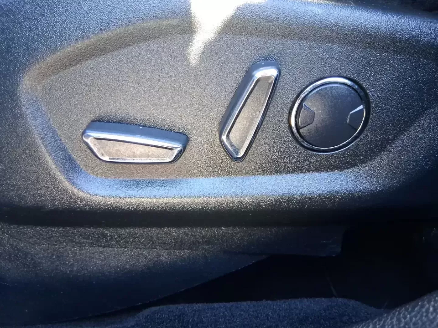 2018 Ford Explorer XLT (1FM5K7D80JG) with an EcoBoost 2.3L I-4 gasoline direct injection engine, 6A transmission, located at 1099 N County Rd 25A , Troy, OH, 45373, (937) 908-9800, 40.057079, -84.212883 - Pack up the kids, cue up your favorite playlist, and point the hood toward a weekend getaway-this 2018 Ford Explorer XLT is the kind of SUV that fits real life in Troy, Ohio. Whether you're shuttling to practice, commuting up I75, or planning a day trip to Charleston Falls Preserve, the Explorer's r - Photo#18